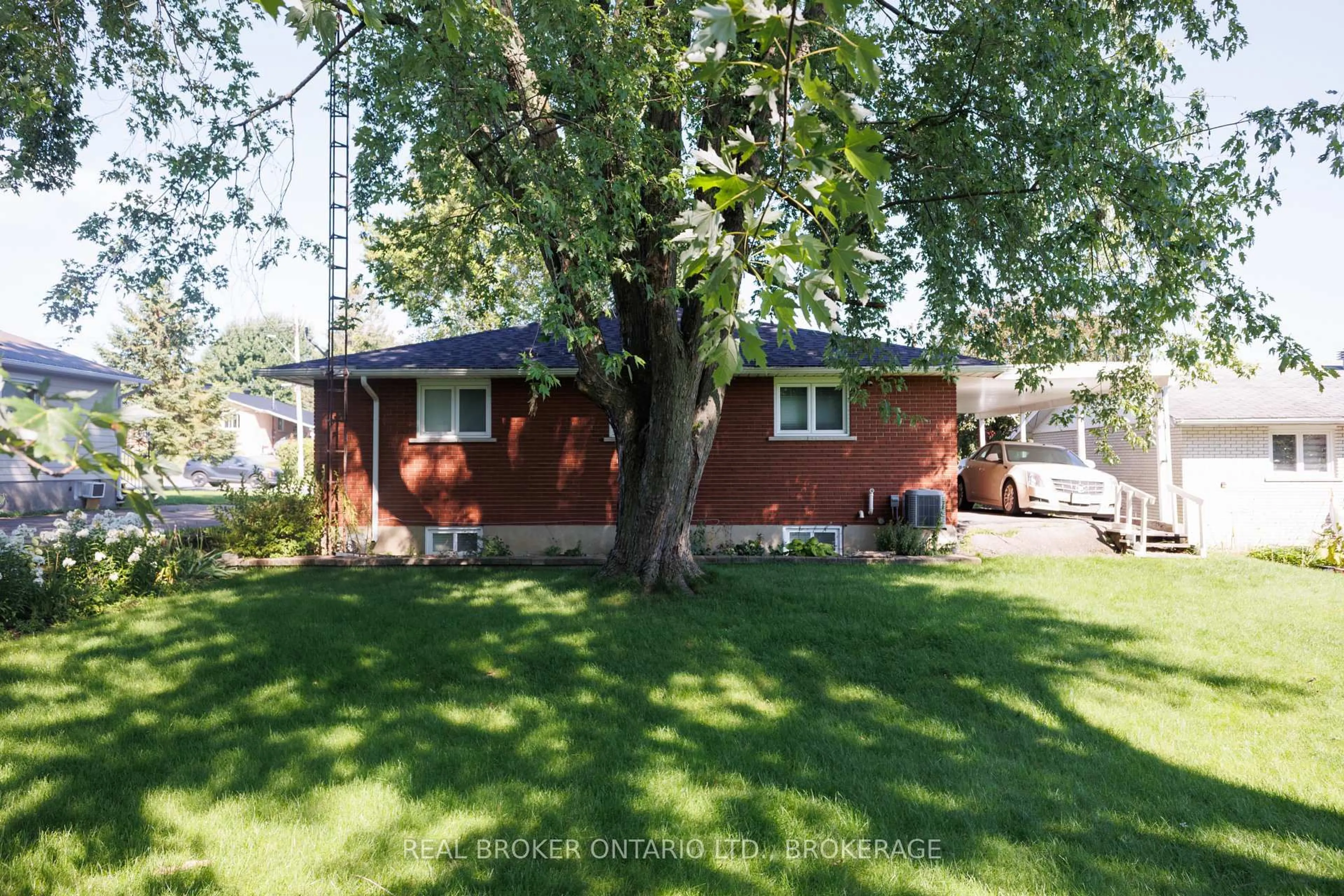 Home with vinyl exterior material, street for 76 Kincardine Rd, North Glengarry Ontario K0C 1A0