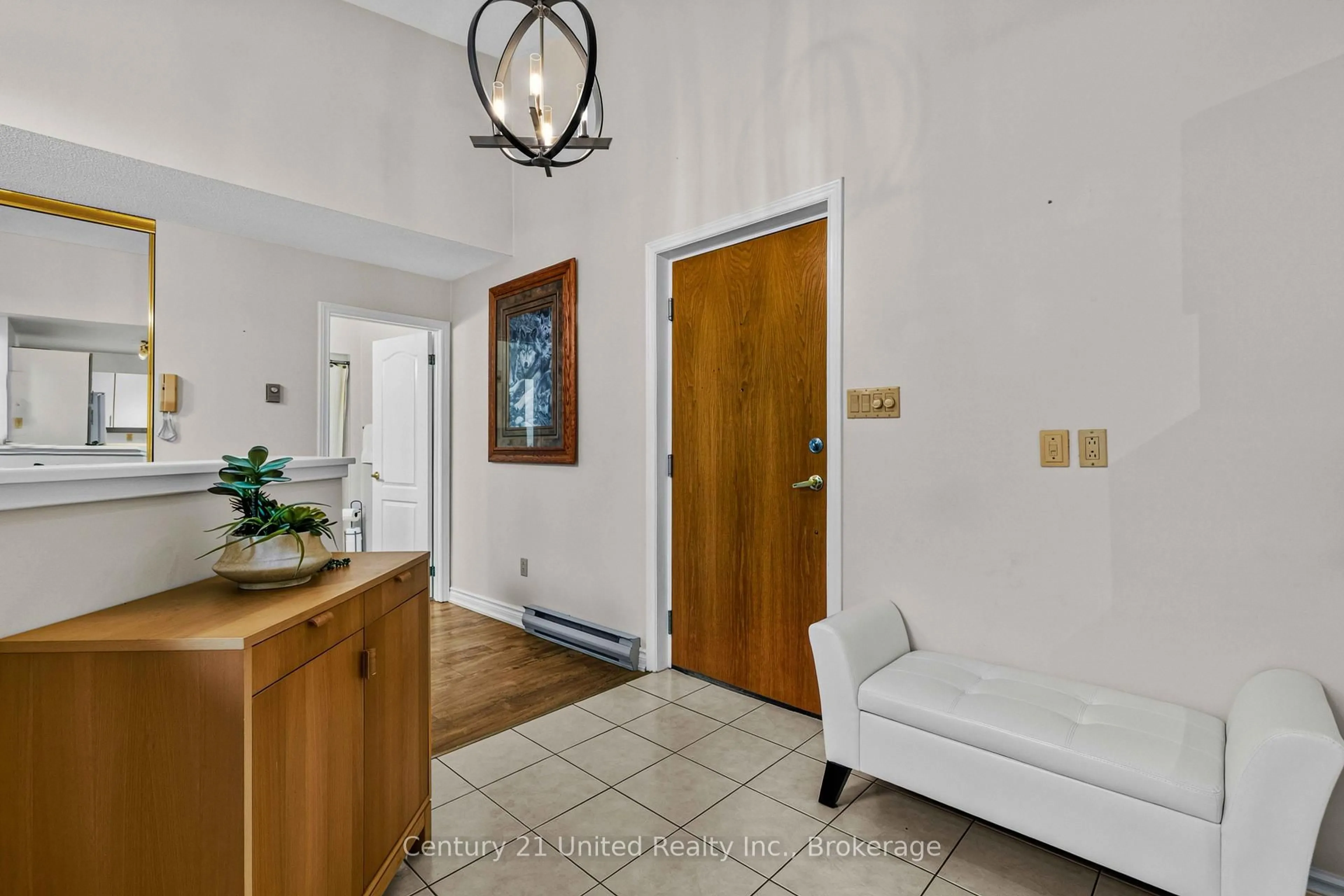 Indoor entryway for 680 Whitaker St #7, Peterborough Ontario K9H 7J9