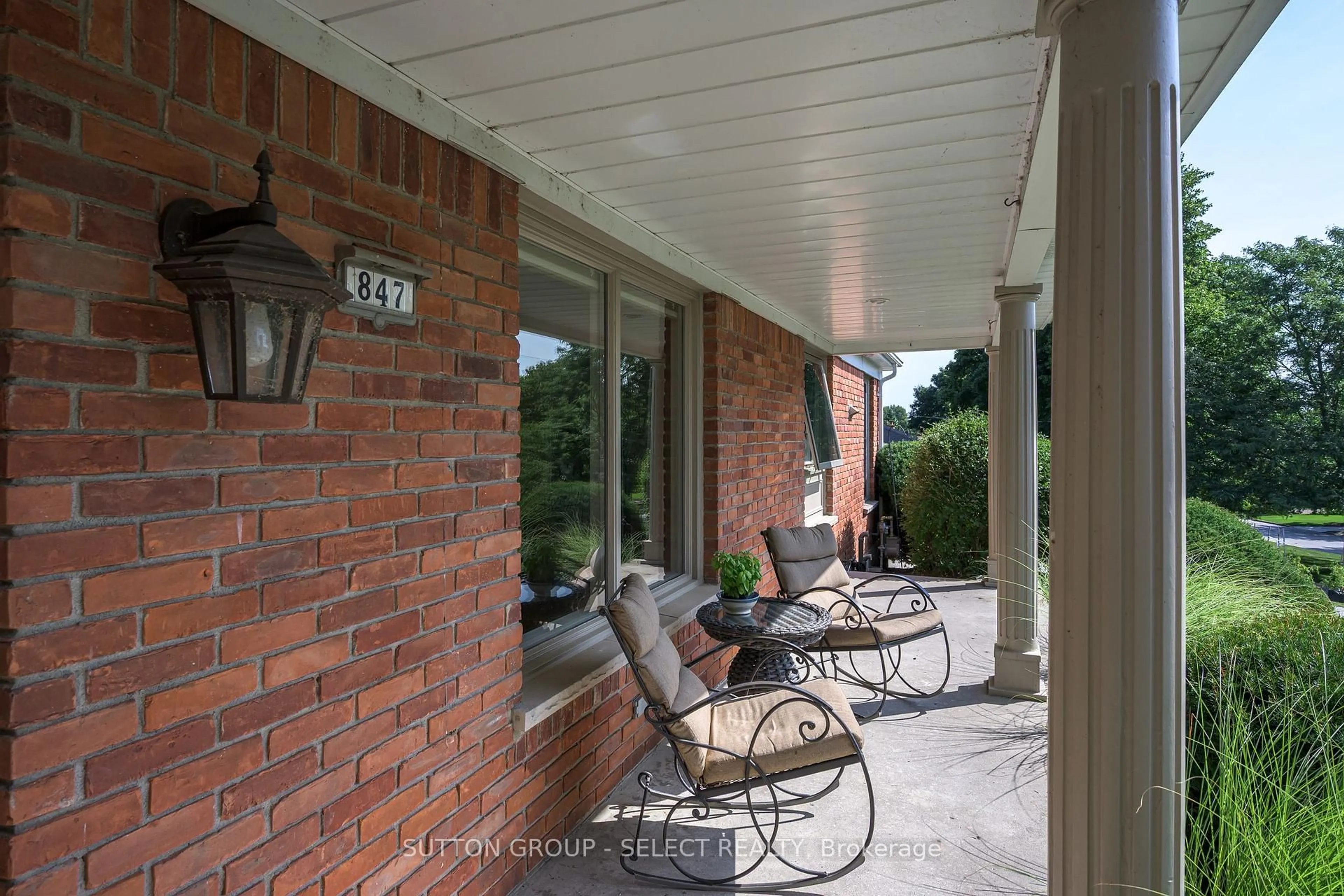 Patio, street for 847 Clearview Ave, London North Ontario N6H 2N1