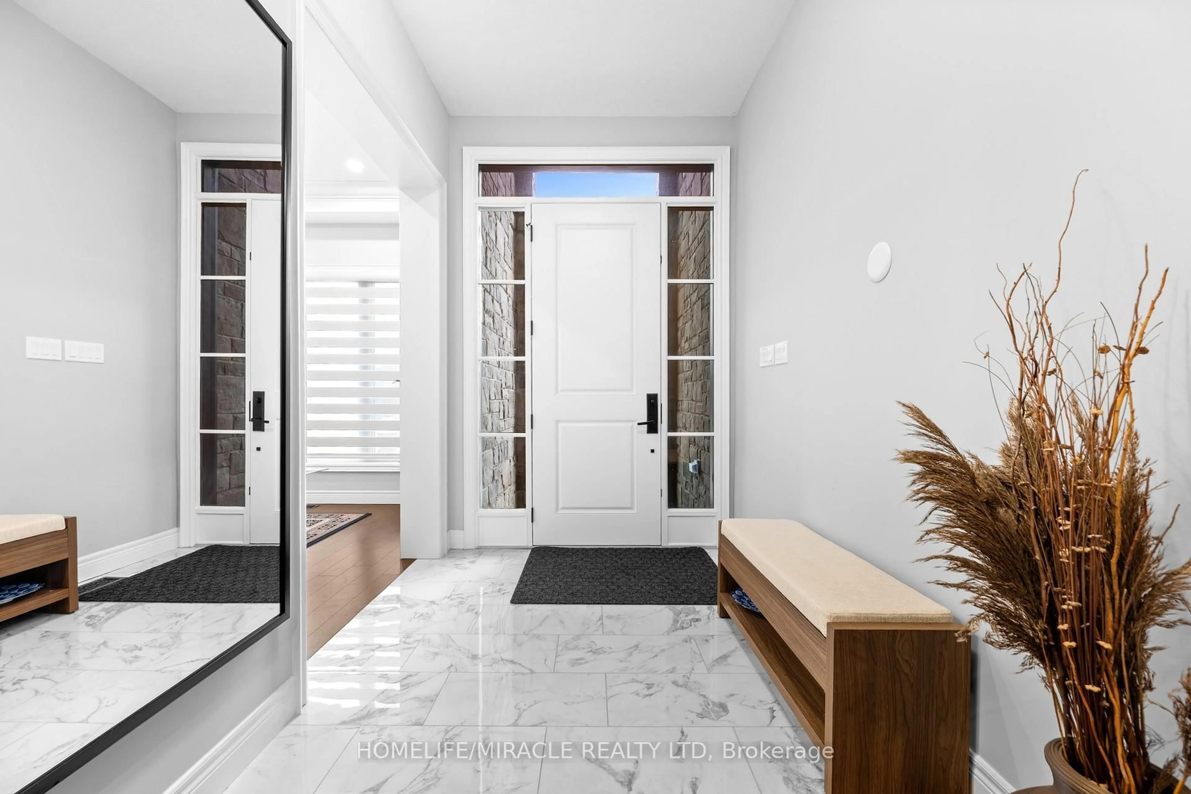 Indoor entryway for 147 AMBROUS Cres, Guelph Ontario N1G 0E4