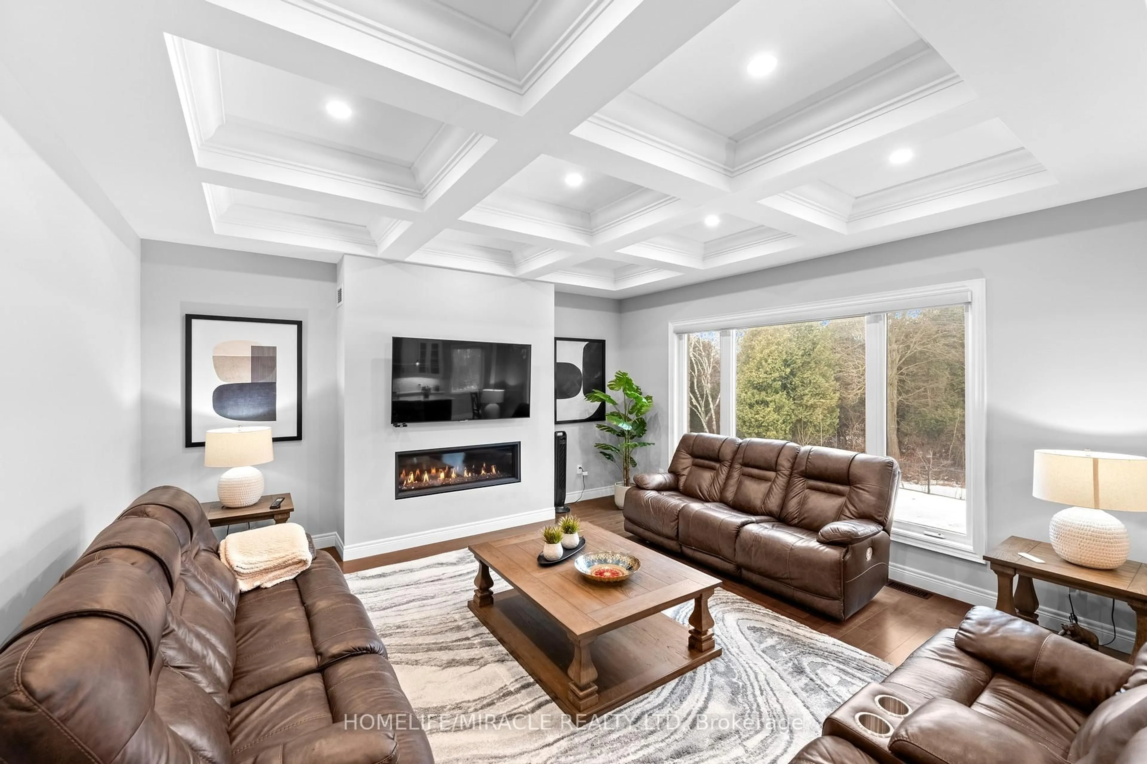 Living room with furniture, unknown for 147 AMBROUS Cres, Guelph Ontario N1G 0E4