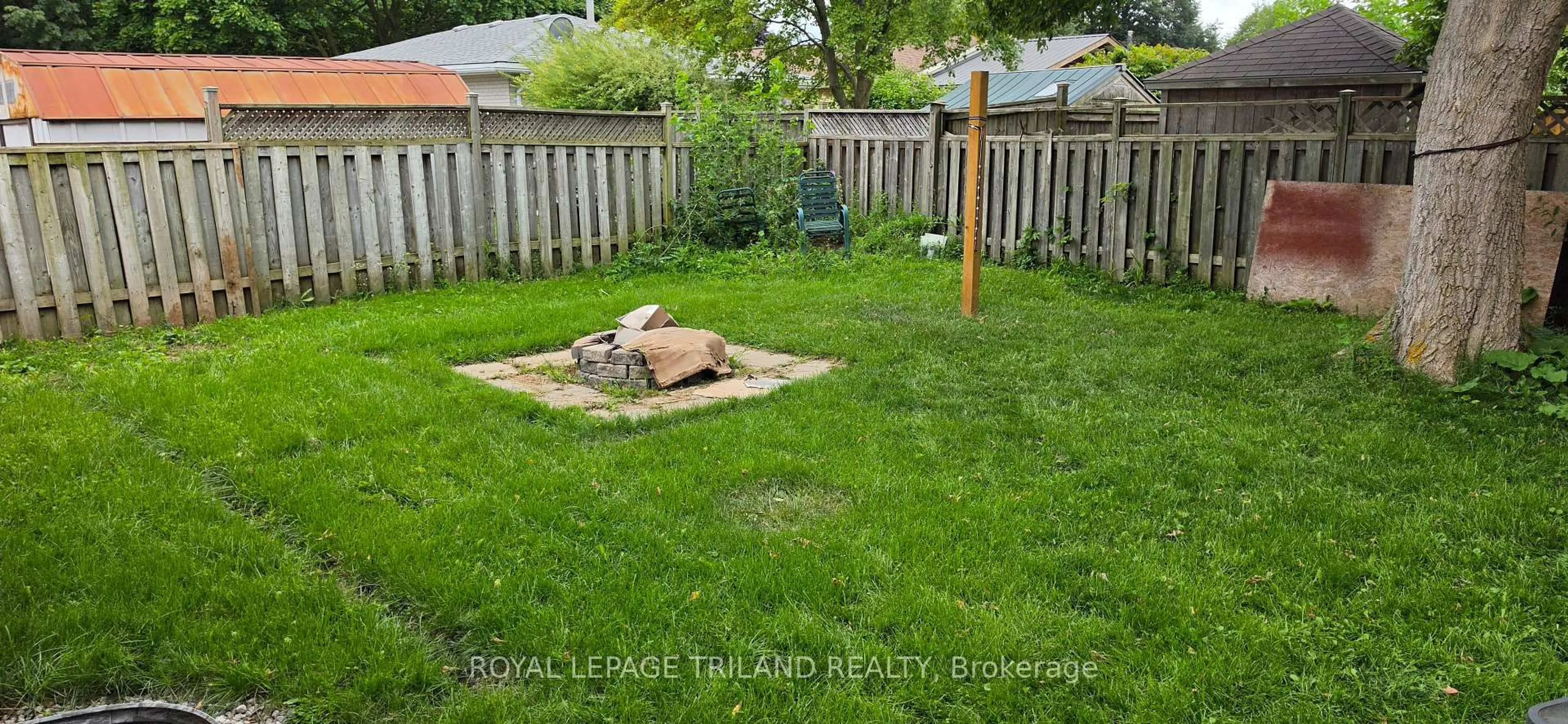 Patio, street for 783 Dundalk Dr, London South Ontario N6C 3V3
