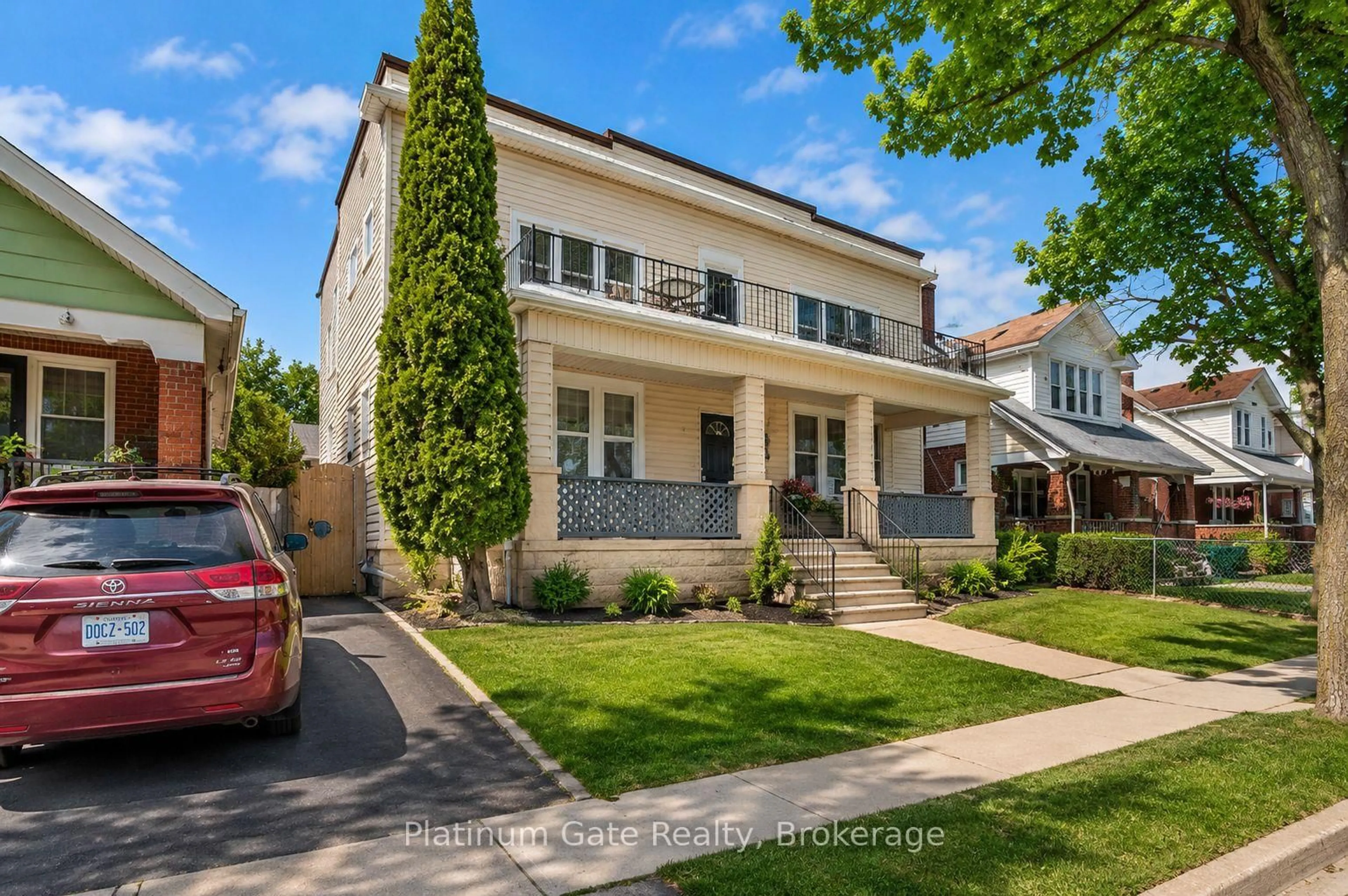 Home with brick exterior material, street for 1543-45 Church St, Windsor Ontario N8N 1V4