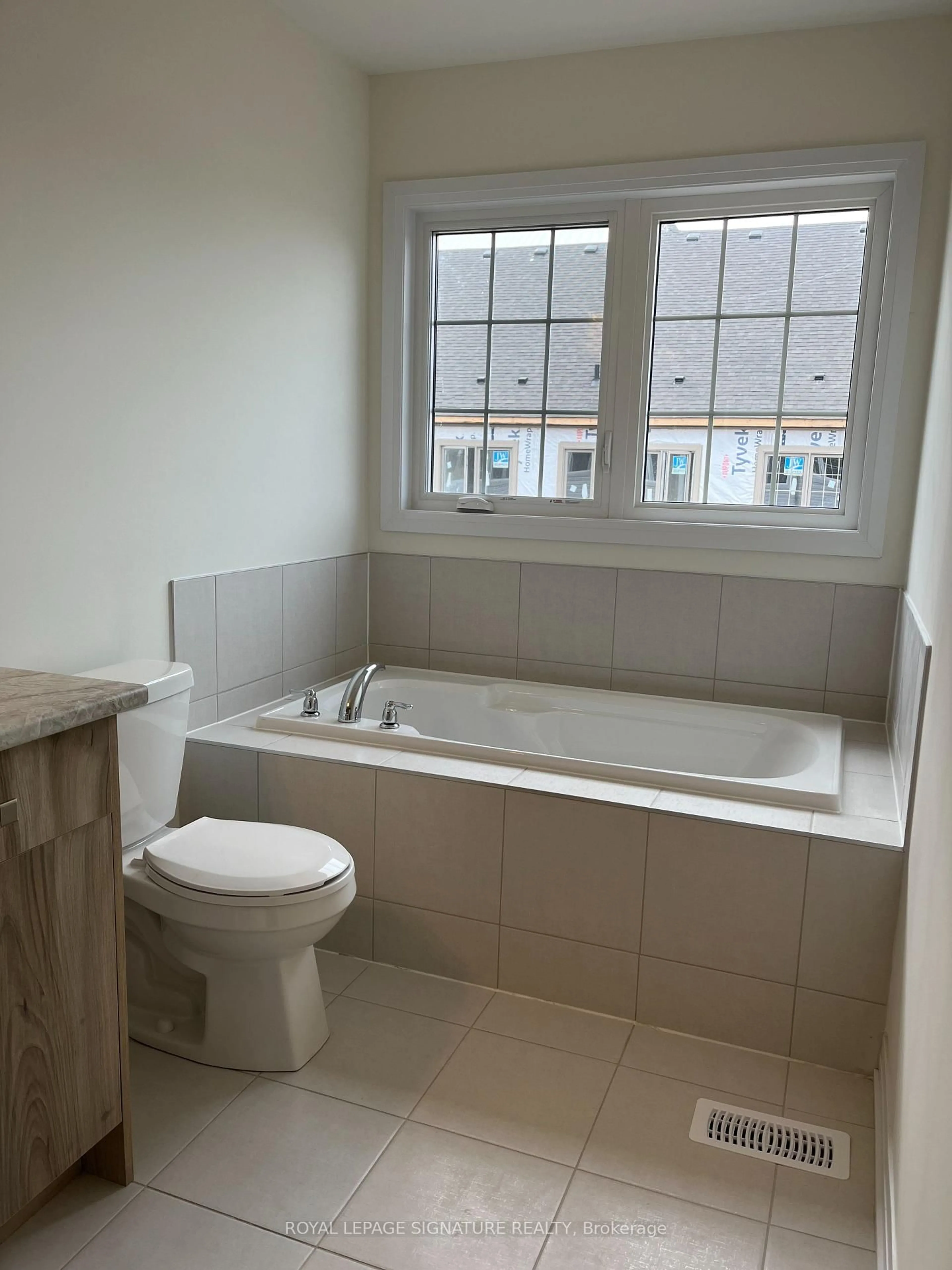 Standard bathroom, ceramic/tile floor for 446 Adelaide St, Wellington North Ontario N0G 1A0