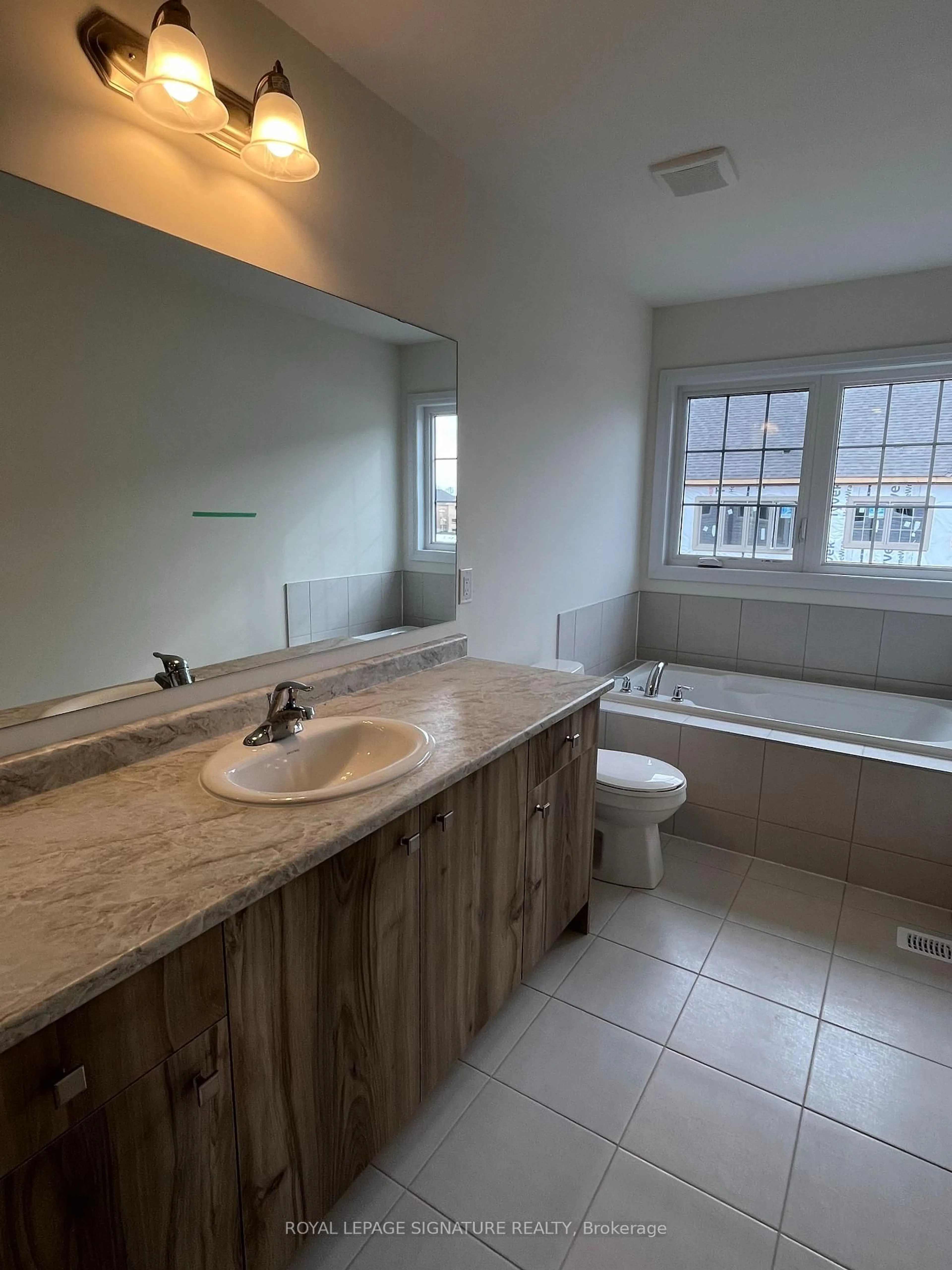 Standard bathroom, ceramic/tile floor for 446 Adelaide St, Wellington North Ontario N0G 1A0