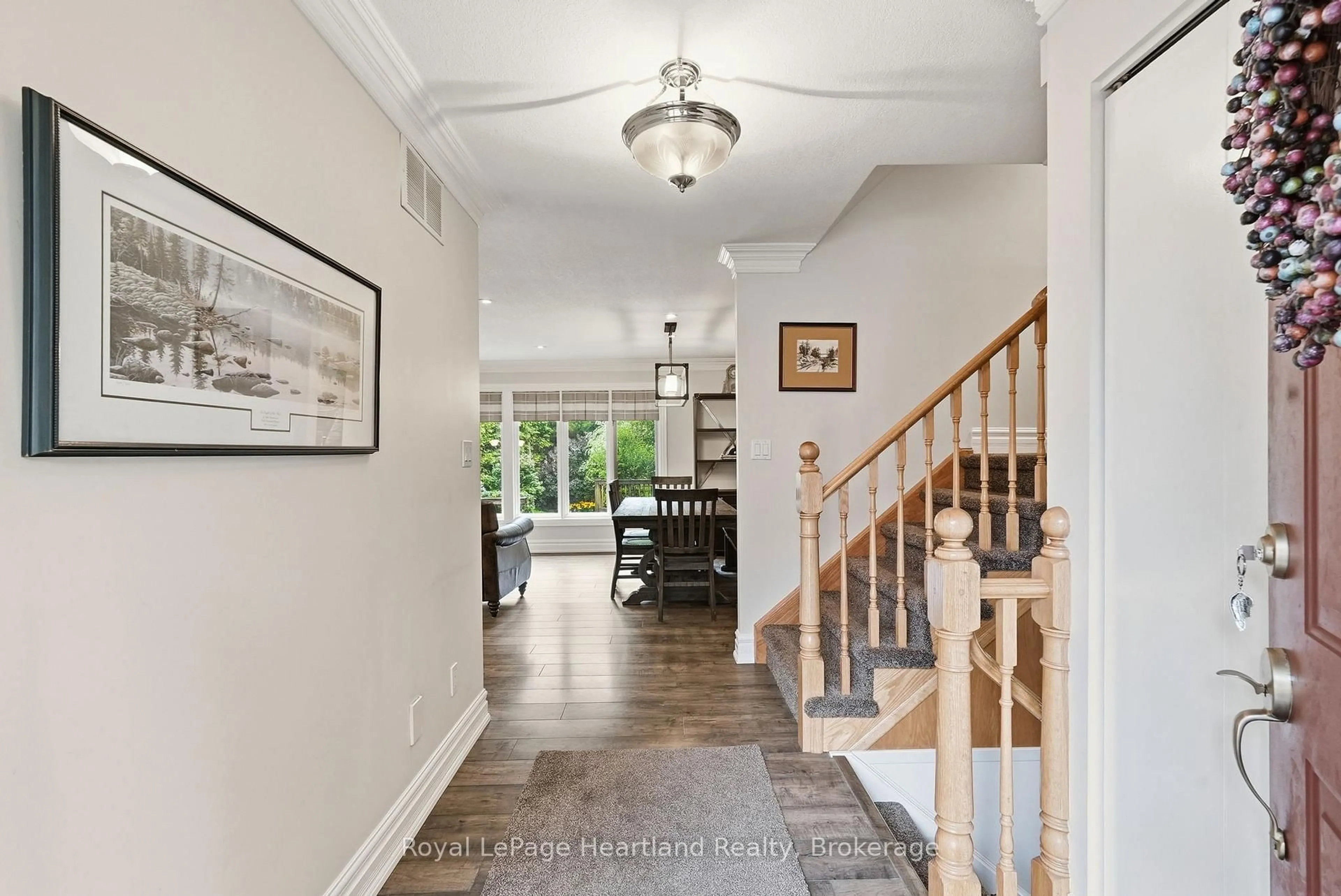 Indoor foyer for 595 Inkerman St, North Perth Ontario N4W 1C7