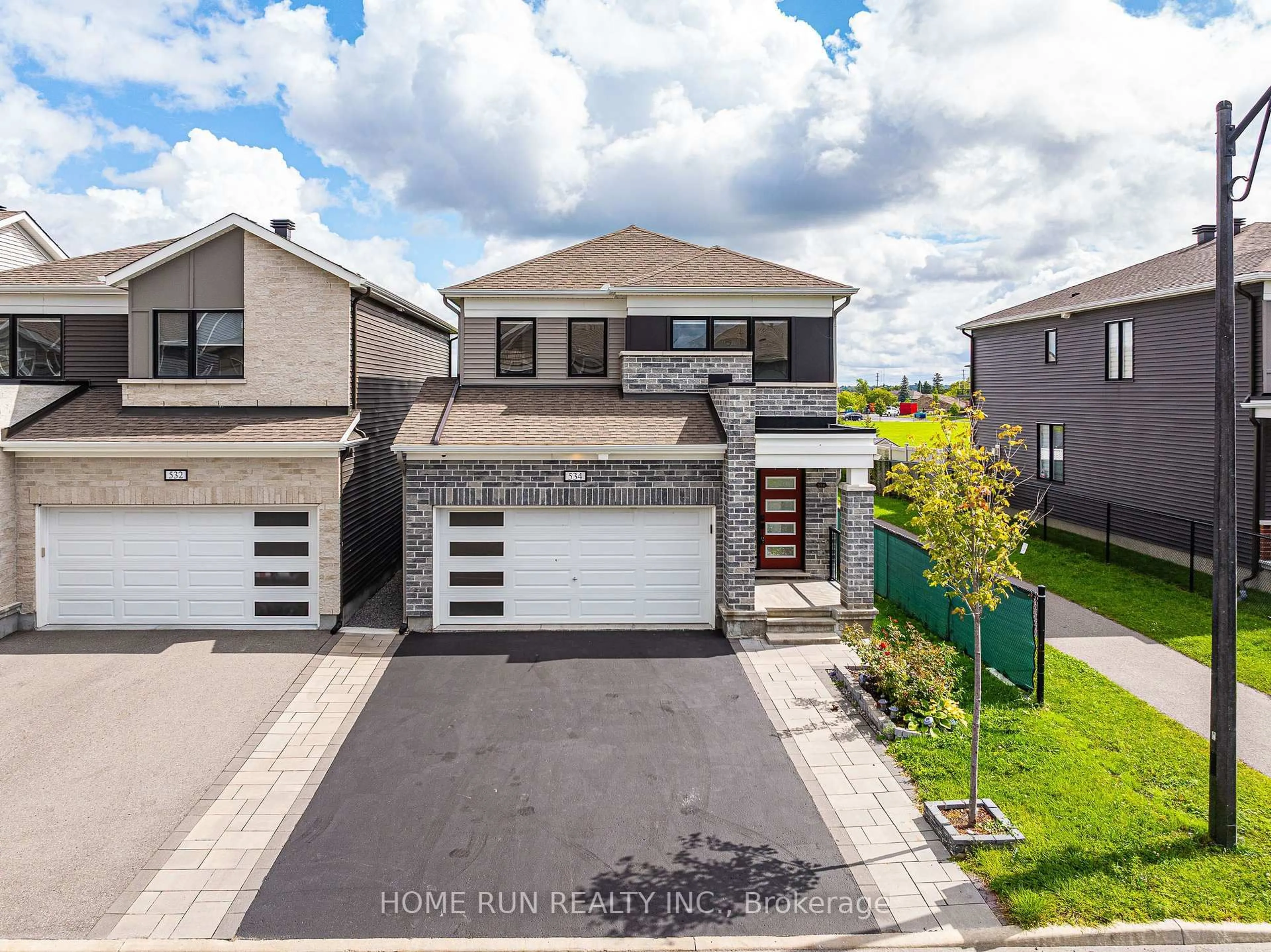 A pic from outside/outdoor area/front of a property/back of a property/a pic from drone, street for 534 Arosa Way, Ottawa Ontario K2V 0R8