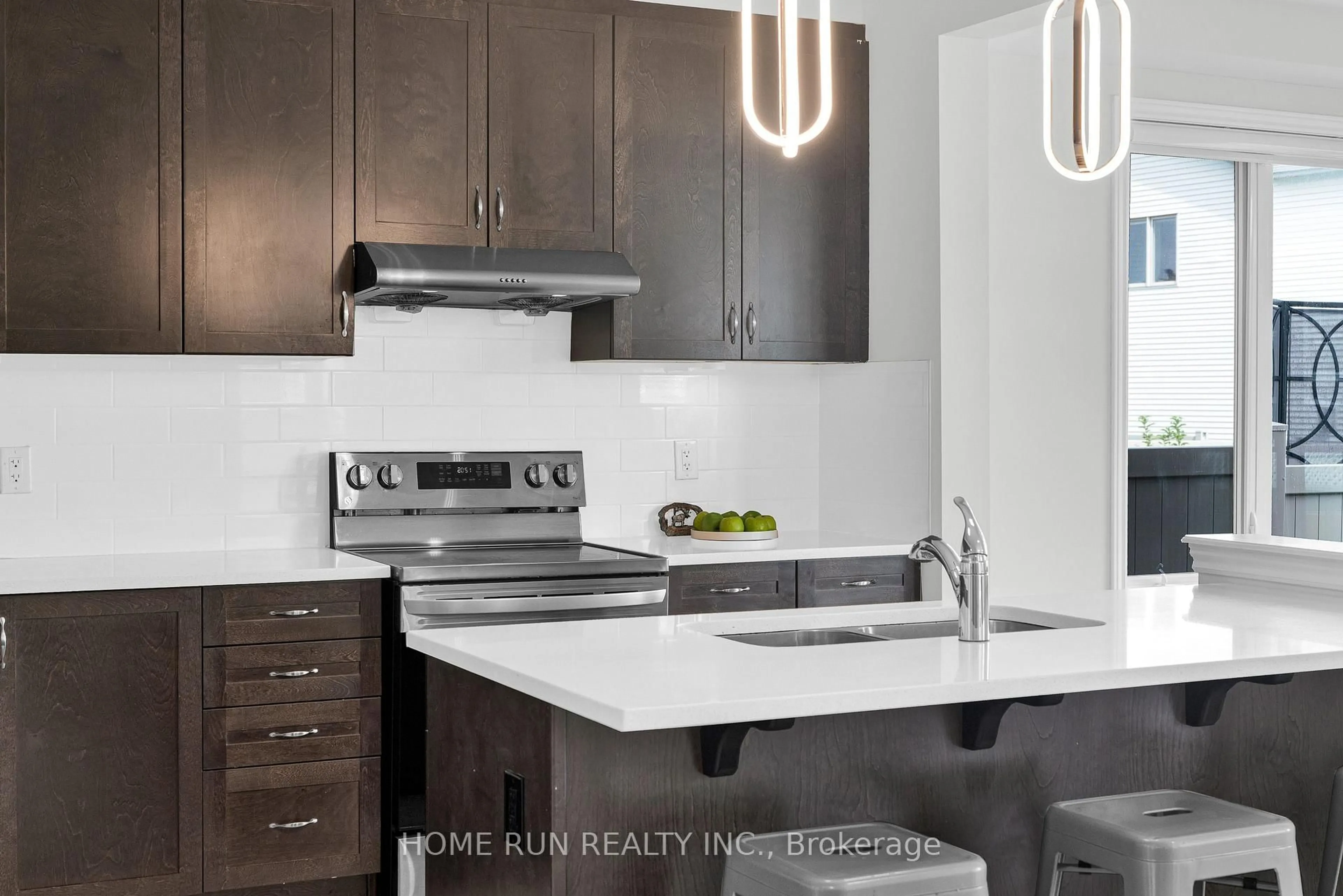 Contemporary kitchen, unknown for 534 Arosa Way, Ottawa Ontario K2V 0R8