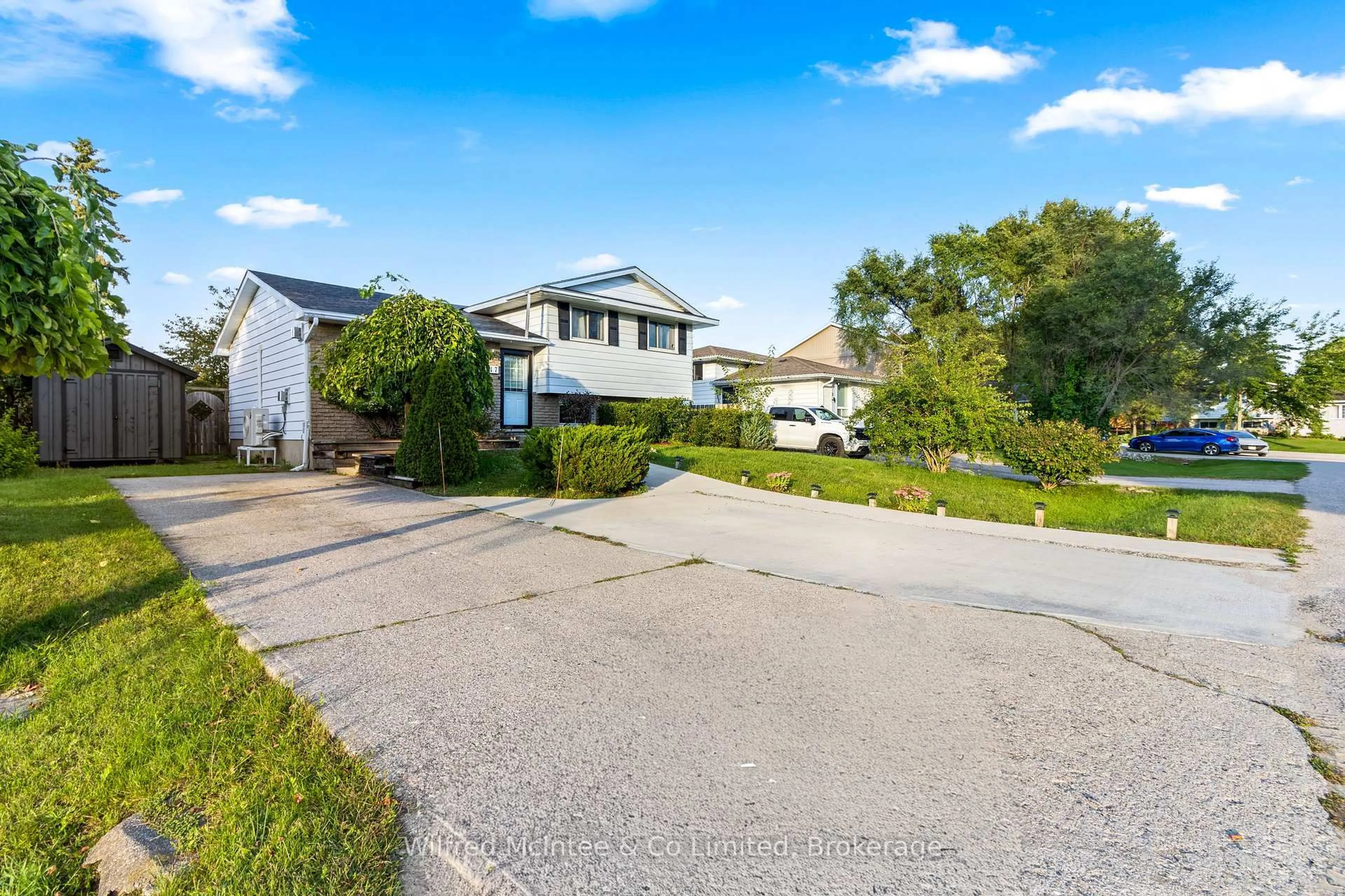A pic from outside/outdoor area/front of a property/back of a property/a pic from drone, street for 517 Wales Dr, Saugeen Shores Ontario N0H 2C1