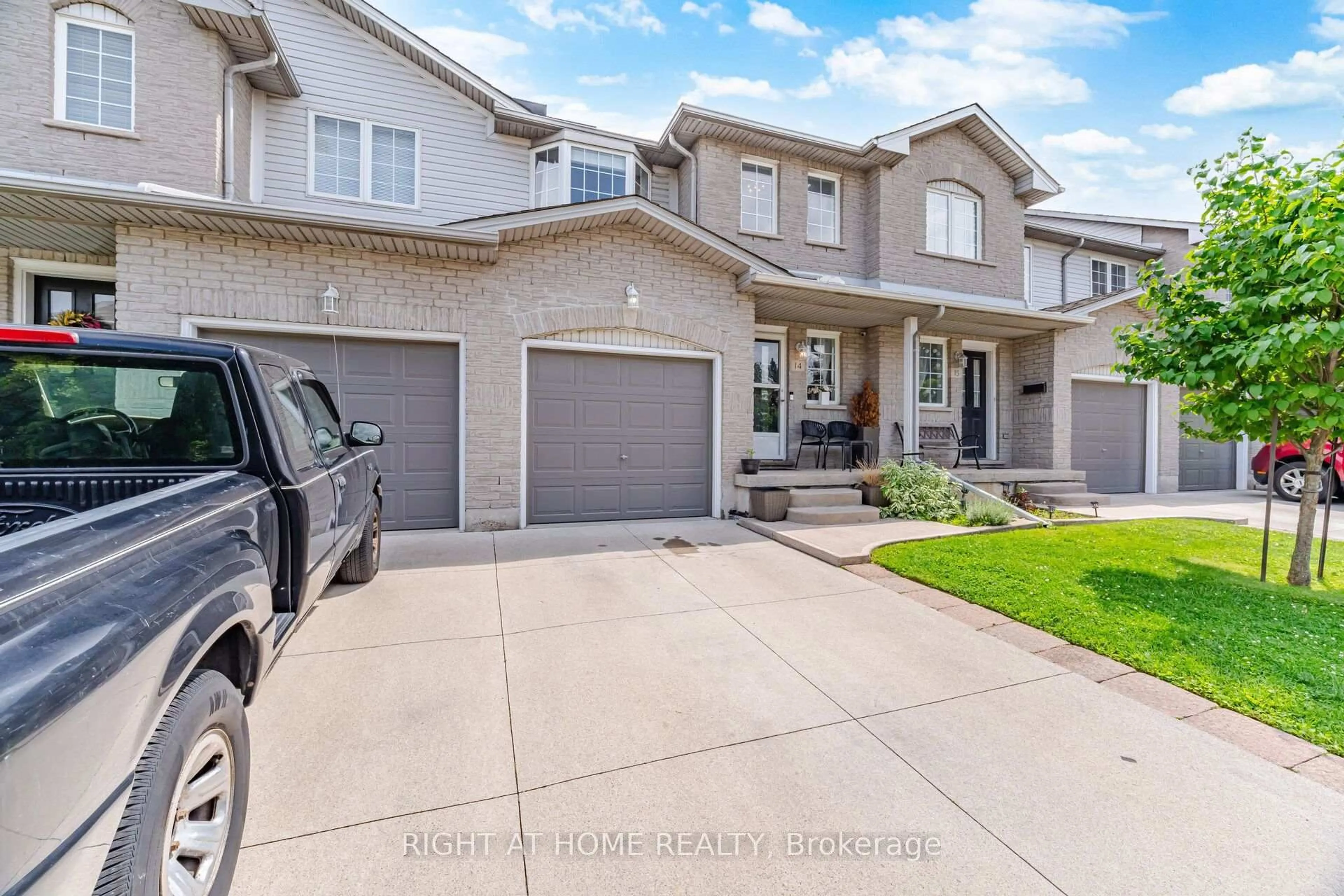 Unknown for 104 Frances Ave #14, Hamilton Ontario L8E 5X3