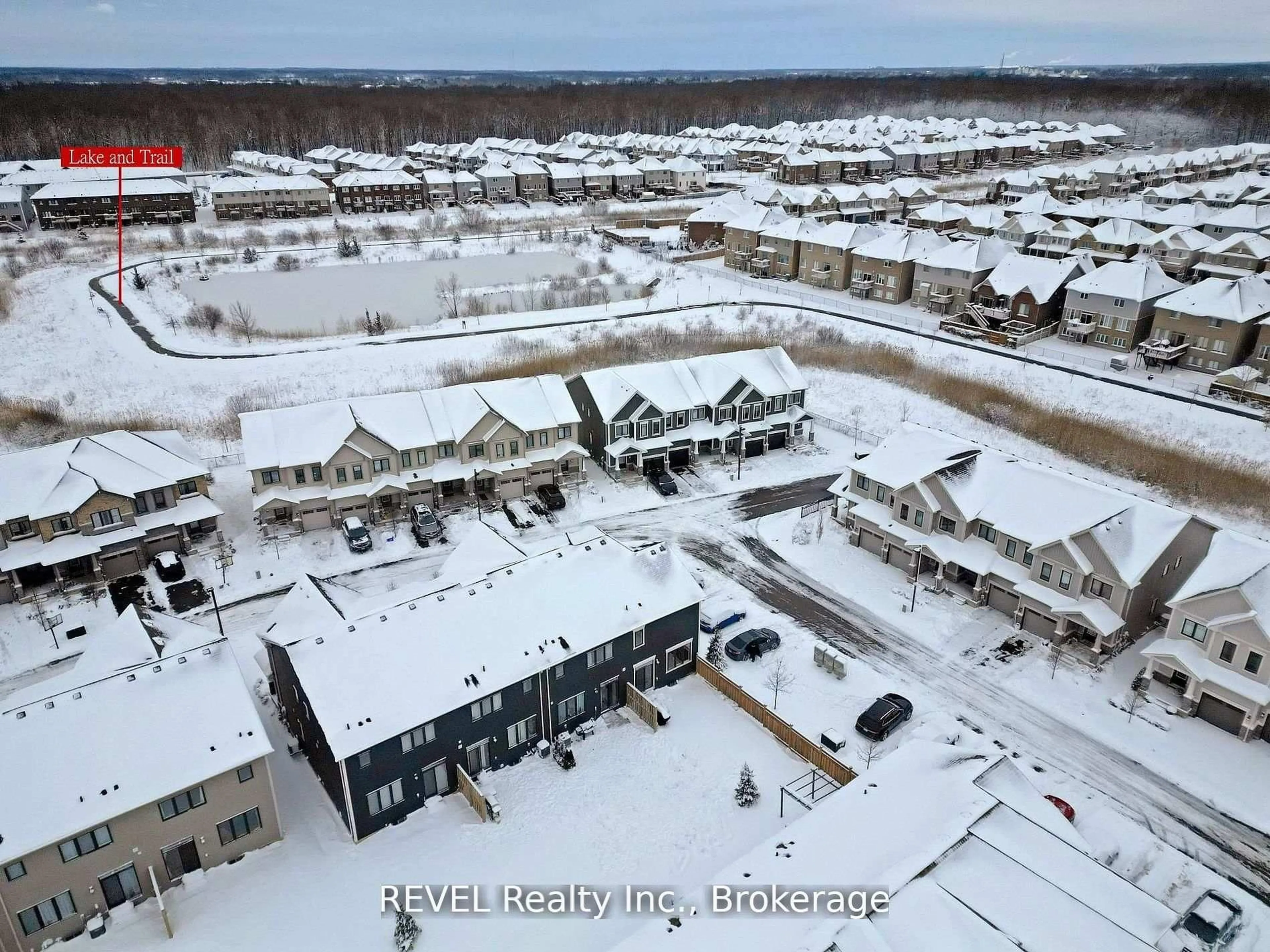 A pic from outside/outdoor area/front of a property/back of a property/a pic from drone, unknown for 7789 Kalar Rd #38, Niagara Falls Ontario L2H 3T8