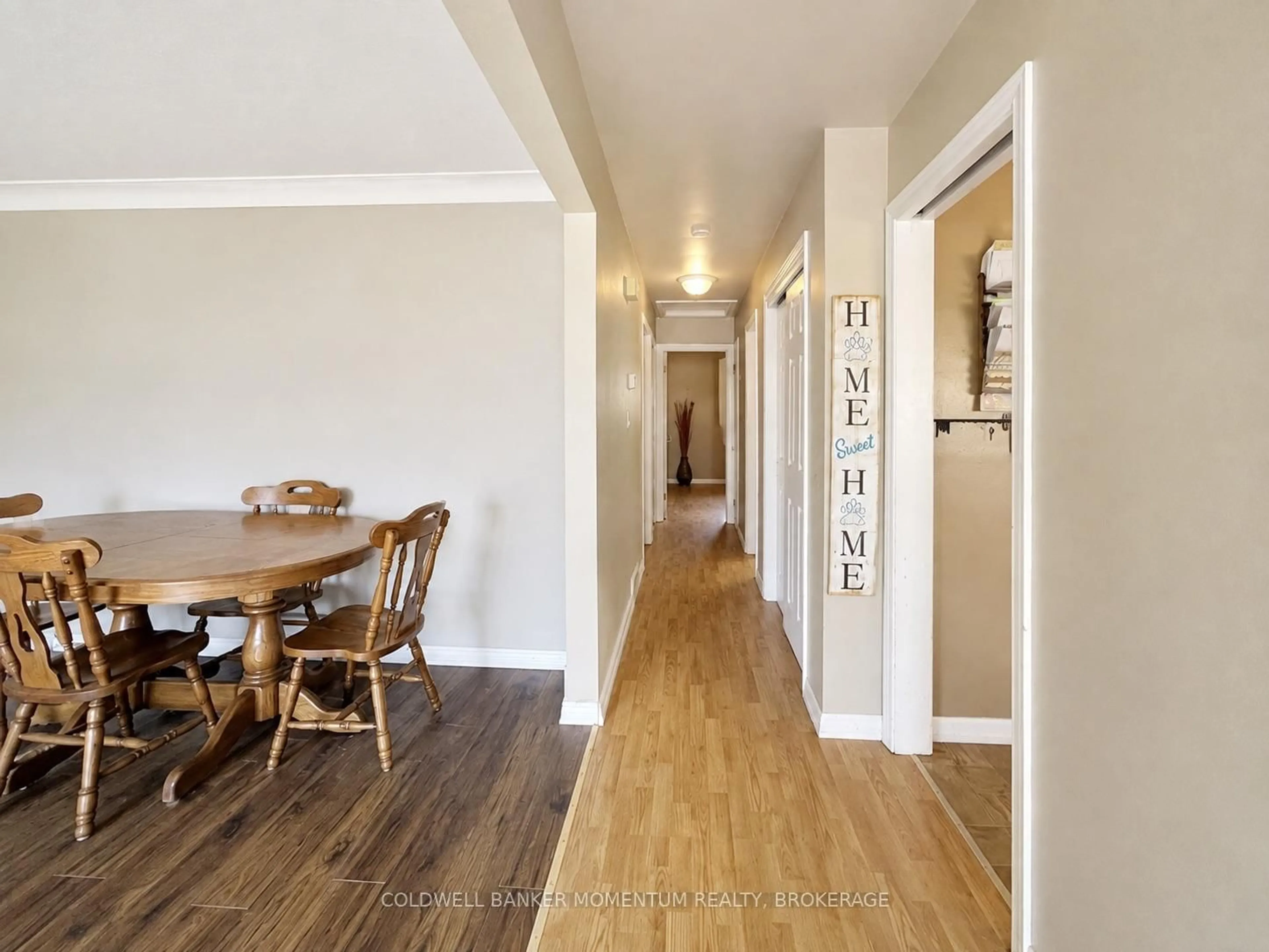 Dining room, wood/laminate floor for 3364 Culp Rd, Lincoln Ontario L0R 2E0