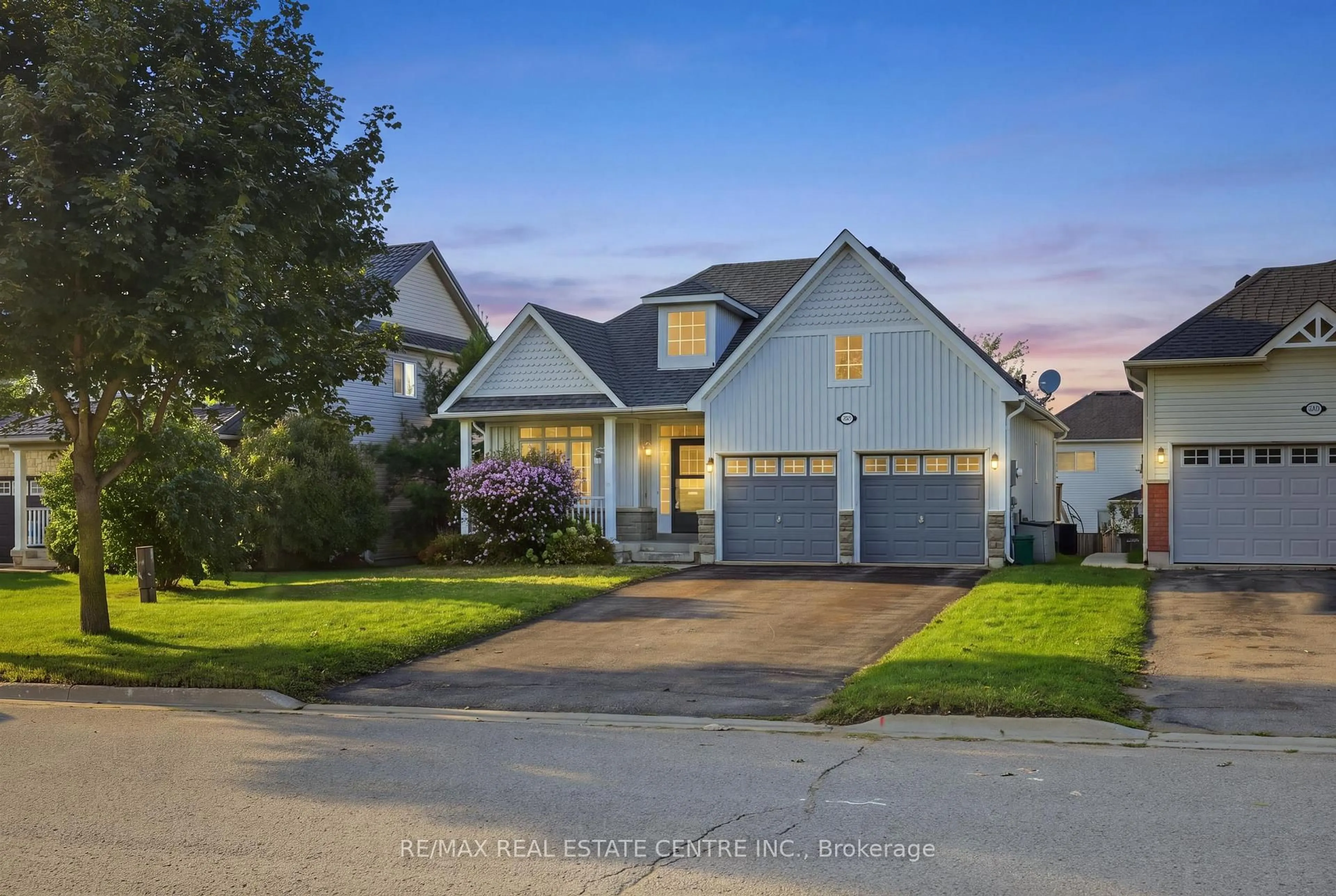 Home with vinyl exterior material, street for 477 Fiddle Park Lane, Shelburne Ontario L0N 1S2