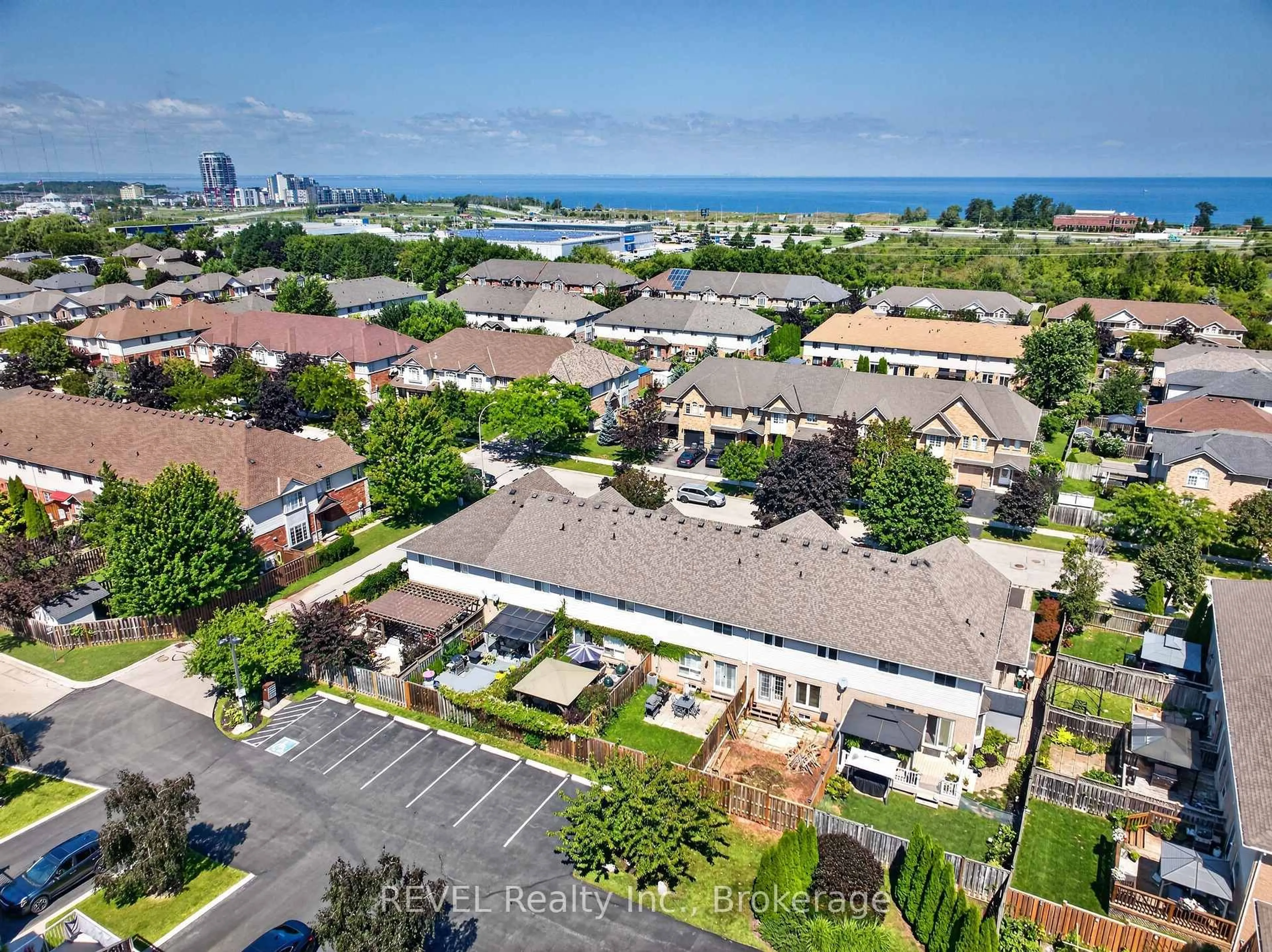 A pic from outside/outdoor area/front of a property/back of a property/a pic from drone, city buildings view from balcony for 11 Elderberry Ave, Grimsby Ontario L3M 5M9