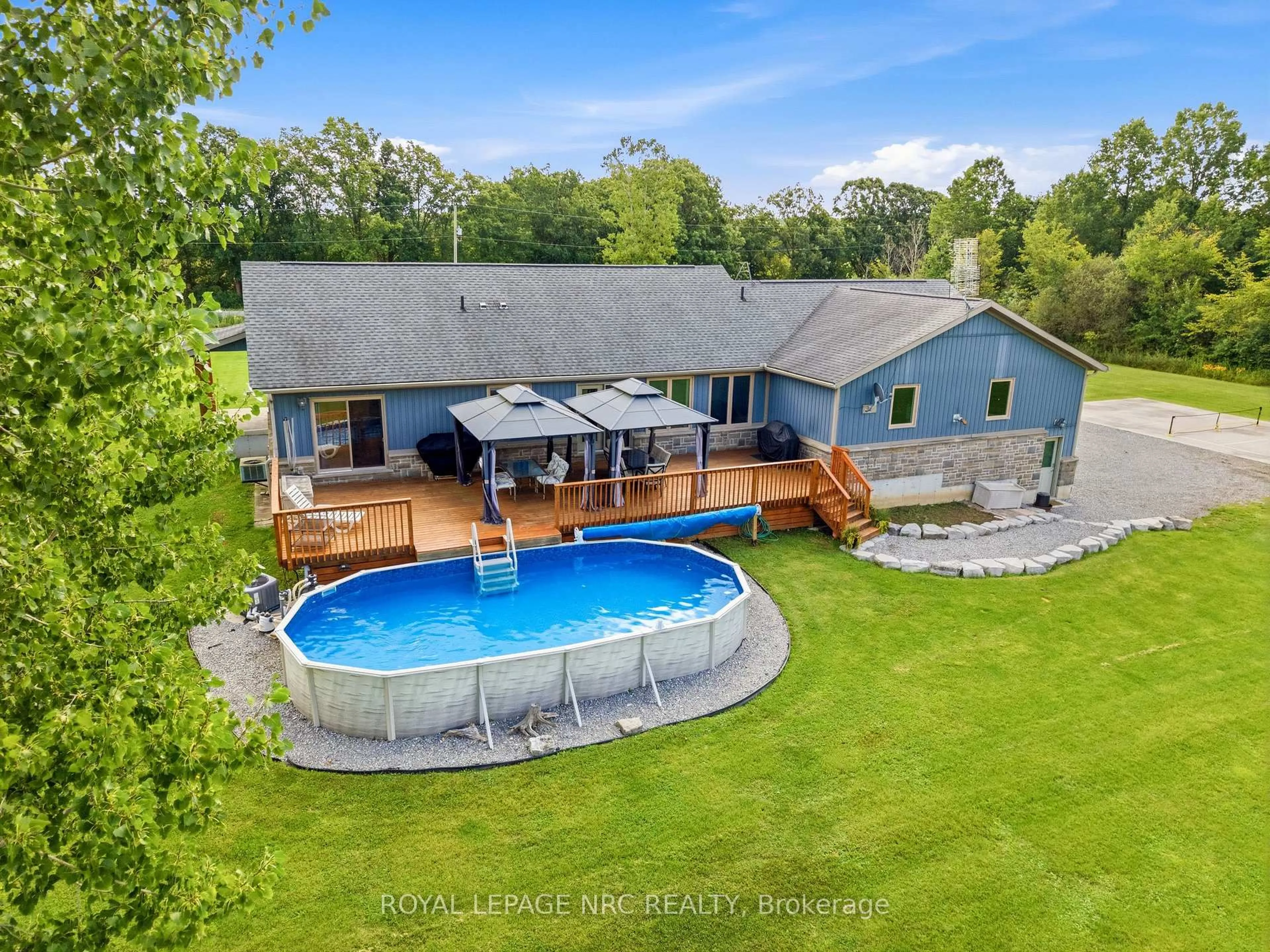A pic from outside/outdoor area/front of a property/back of a property/a pic from drone, water/lake/river/ocean view for 50480 Phillips Rd, Wainfleet Ontario L0S 1V0