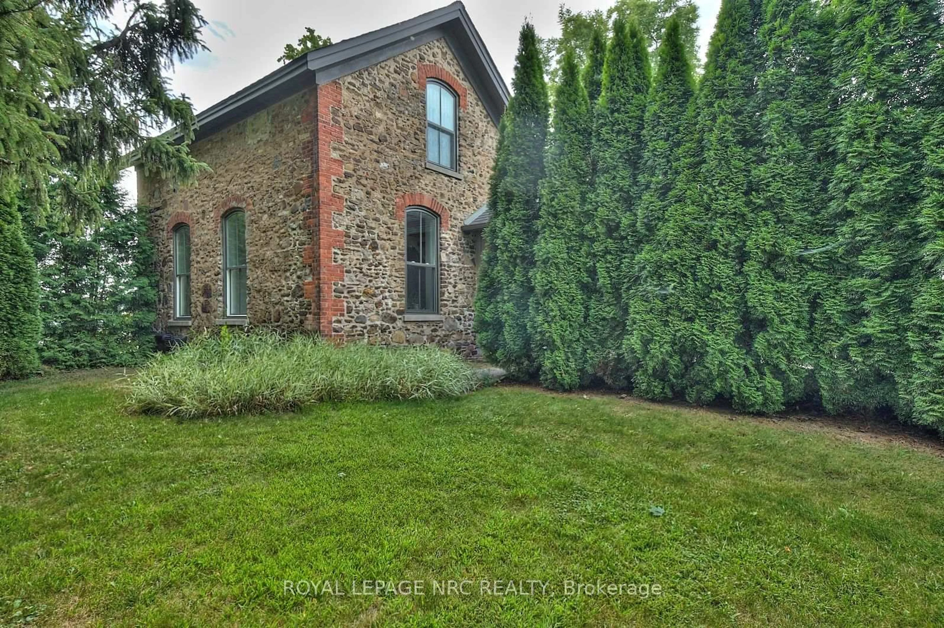 Home with brick exterior material, unknown for 1540 Concession 6 Rd, Niagara-on-the-Lake Ontario L0S 1T0