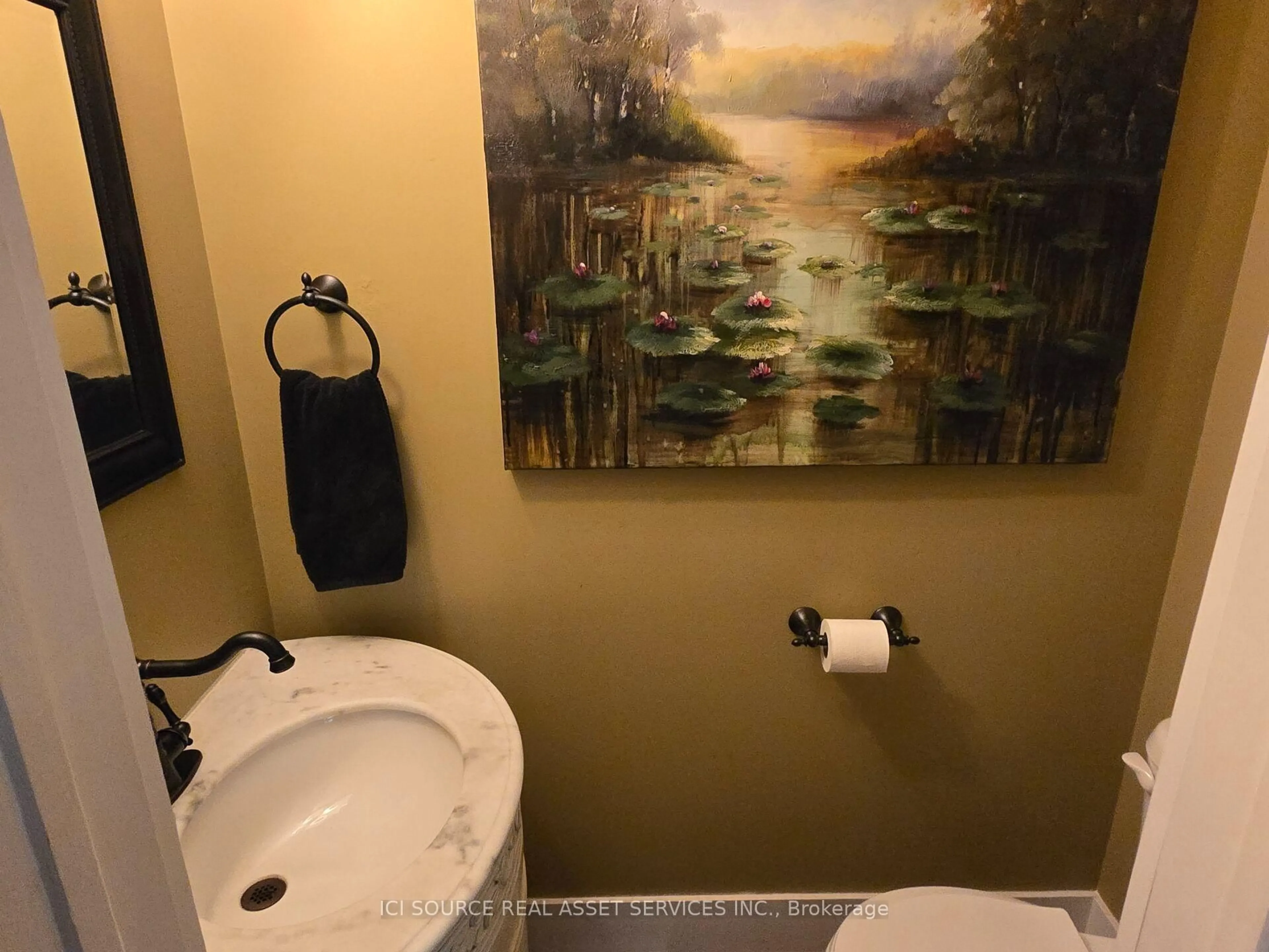 Standard bathroom, ceramic/tile floor for 1730 Attawandaron Rd, London North Ontario N6G 3N1