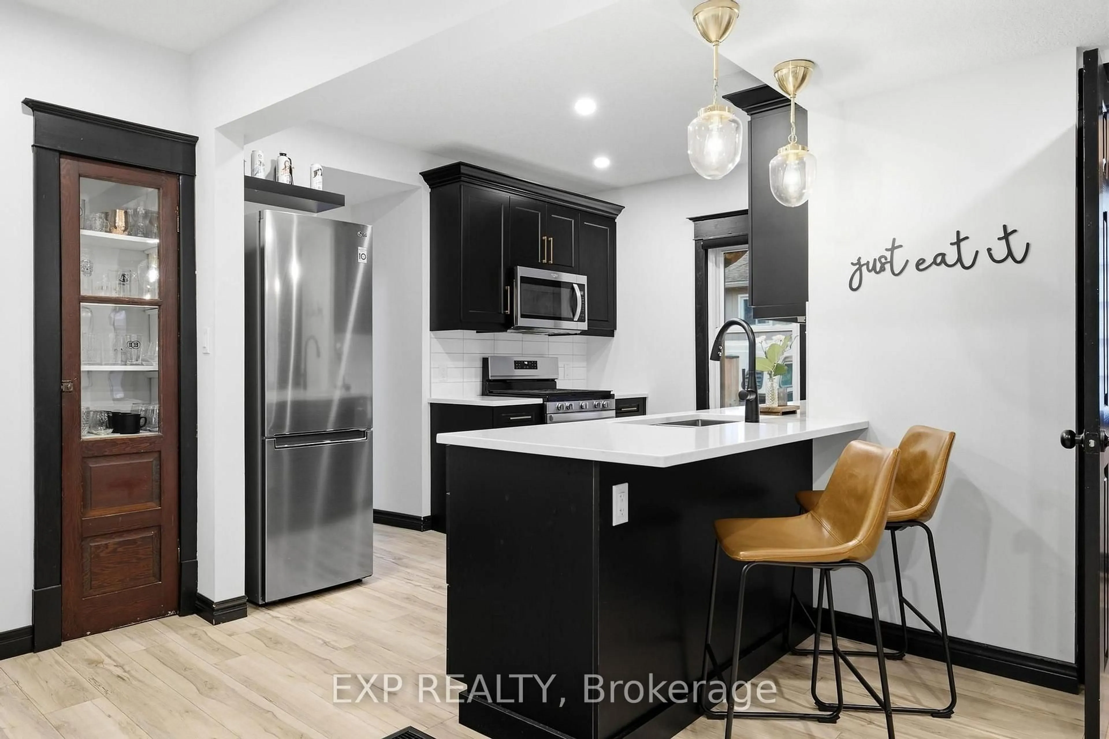 Open concept kitchen, unknown for 35 Arthur St, Woolwich Ontario N3B 1Z6