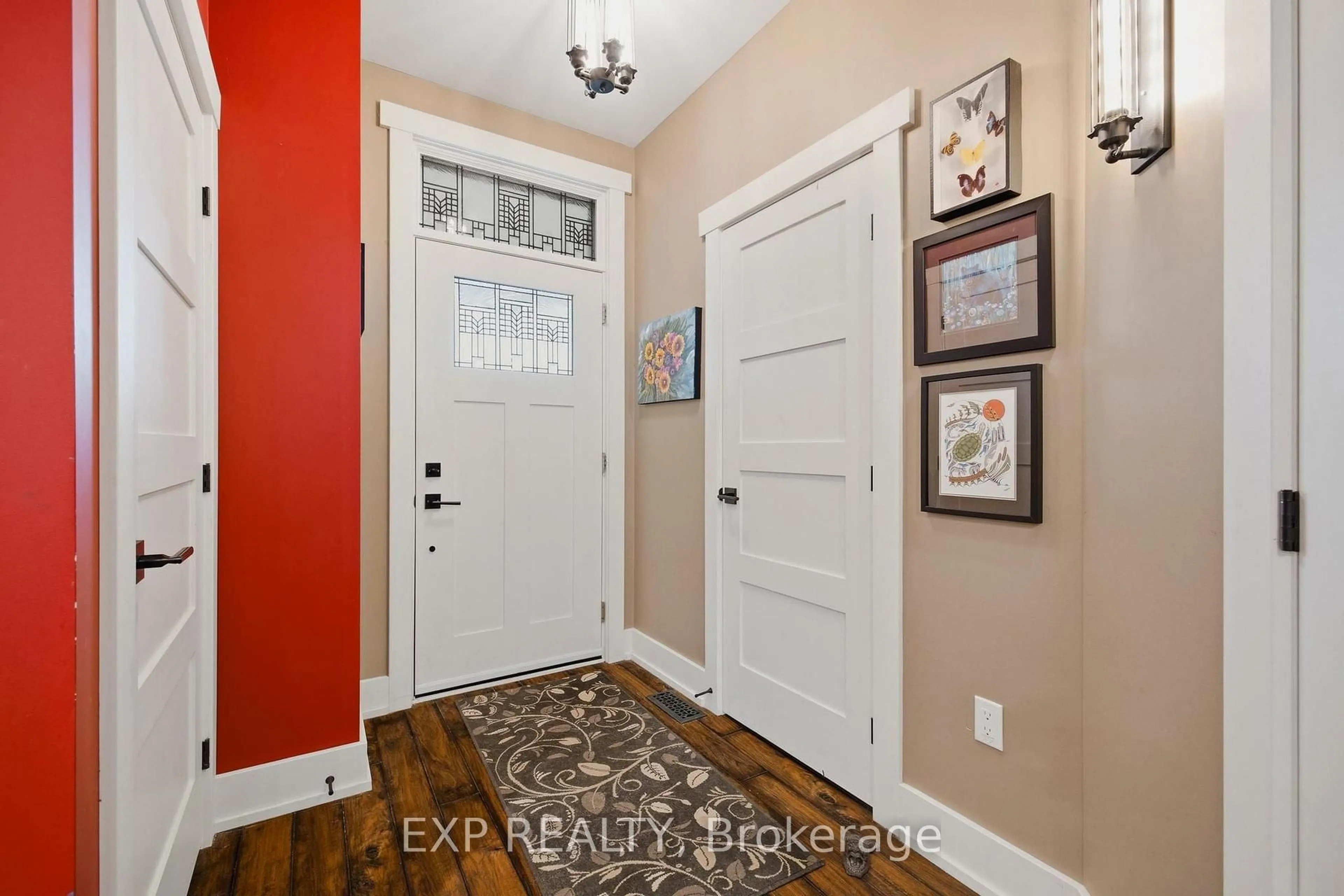 Indoor entryway for 153 James St, Huron East Ontario N0K 1W0