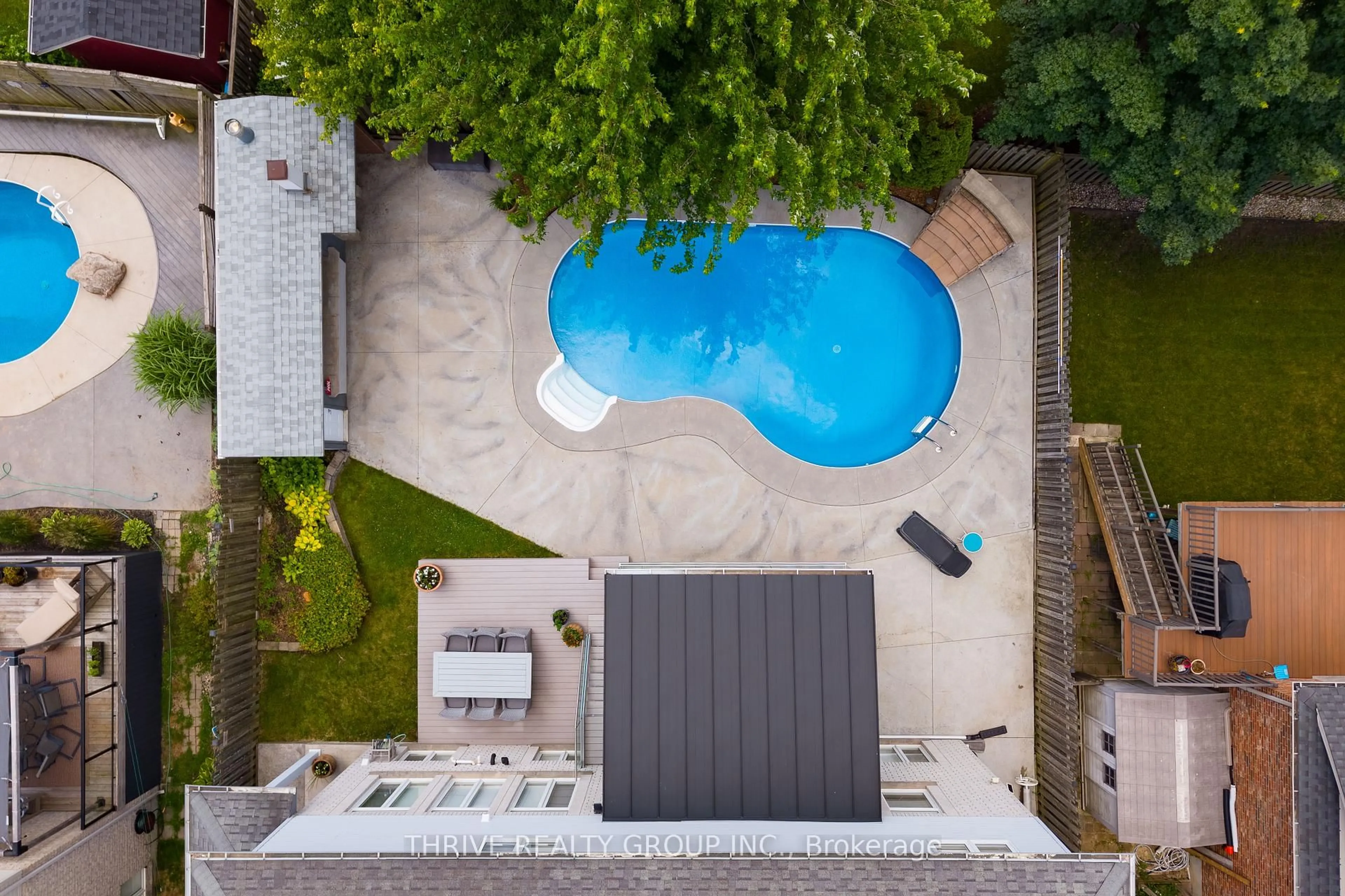 Pool for 944 Collins Dr, London South Ontario N6K 4X6