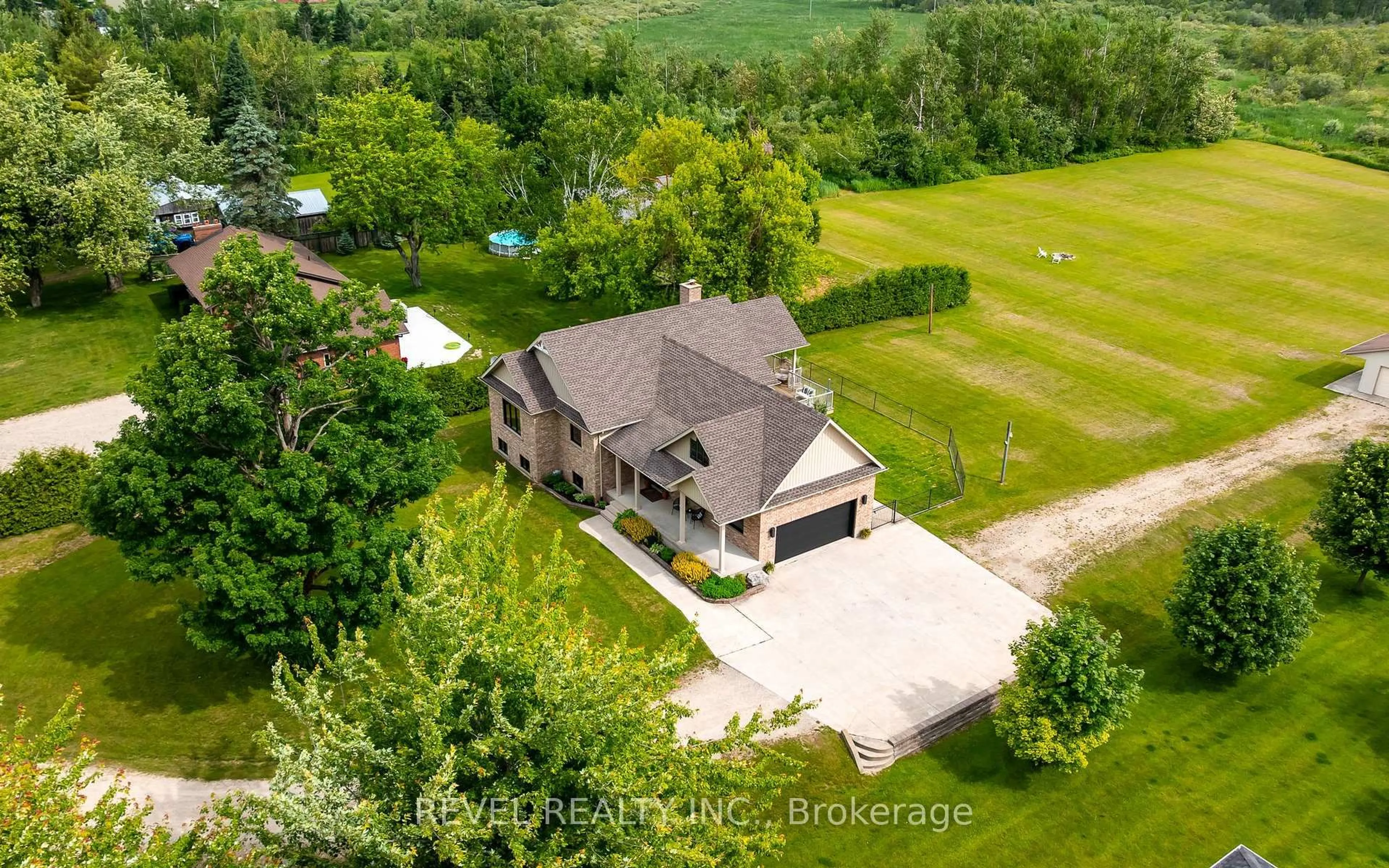 A pic from outside/outdoor area/front of a property/back of a property/a pic from drone, unknown for 752119 Ida St, Southgate Ontario N0C 1B0
