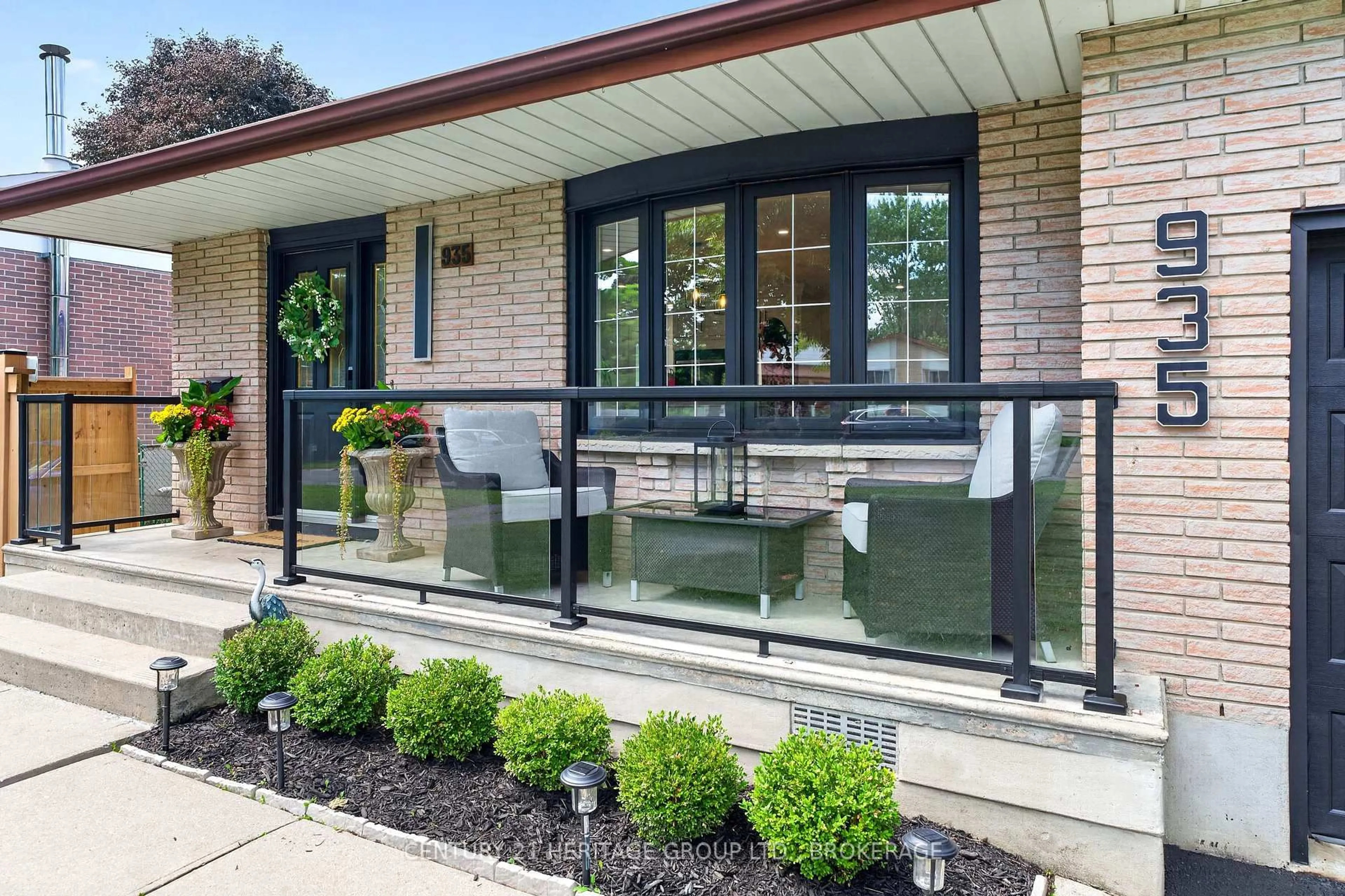 Unknown for 935 Pembridge Cres, Kingston Ontario K7M 6C6