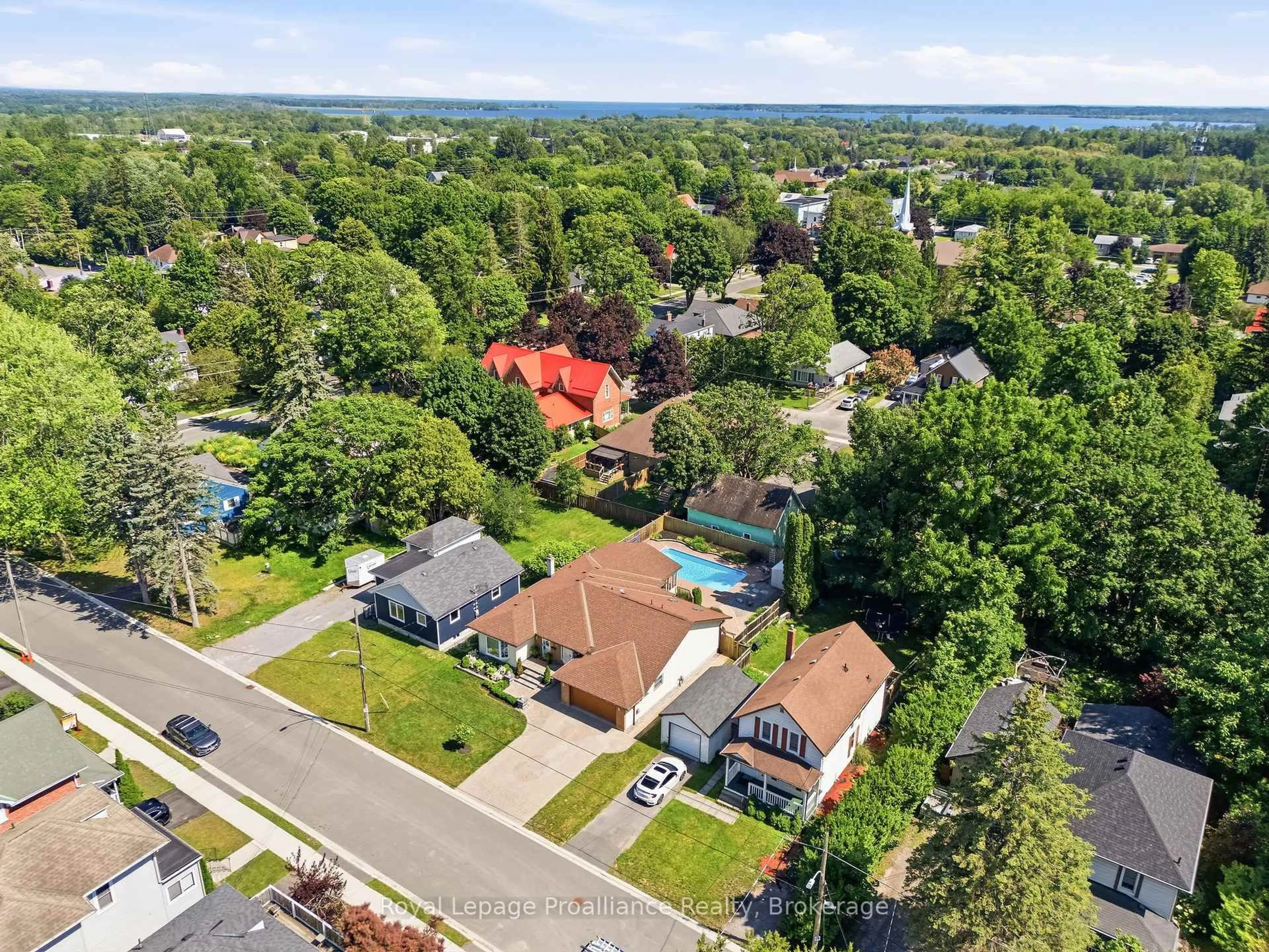 A pic from outside/outdoor area/front of a property/back of a property/a pic from drone, unknown for 11 Addison St, Brighton Ontario K0K 1H0