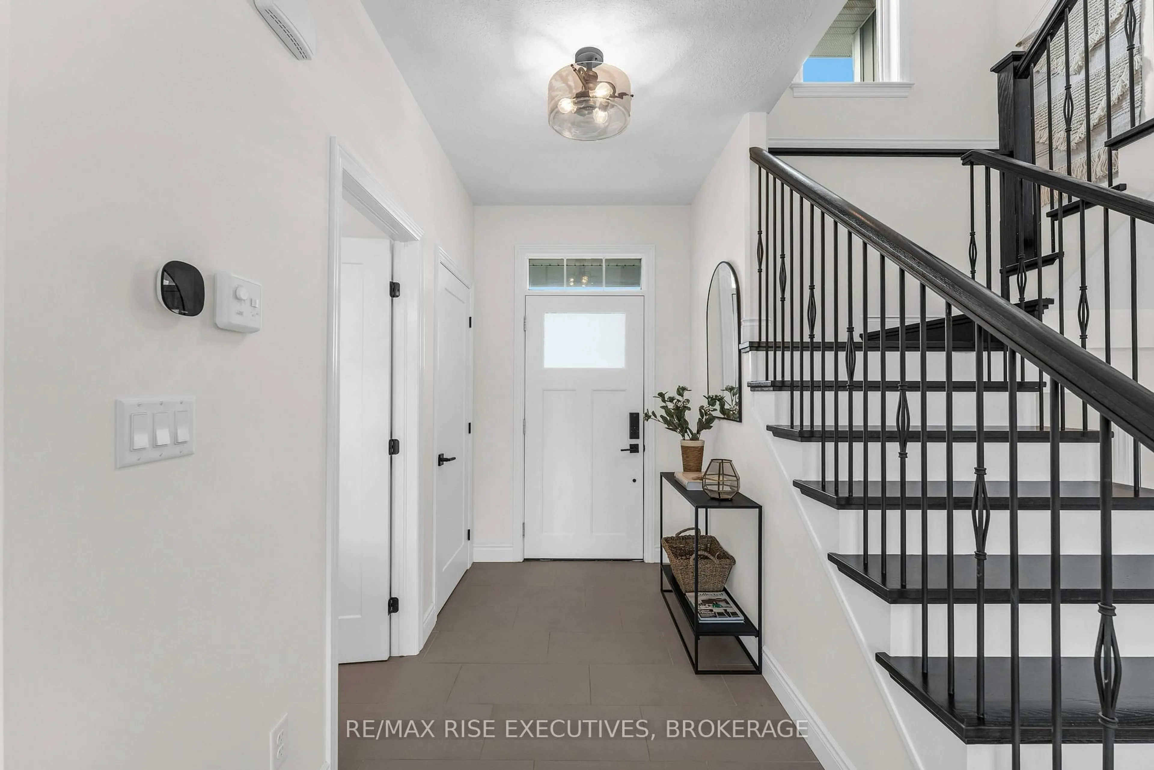Indoor entryway for 232 Mill Pond Pl, Kingston Ontario K7M 0C9