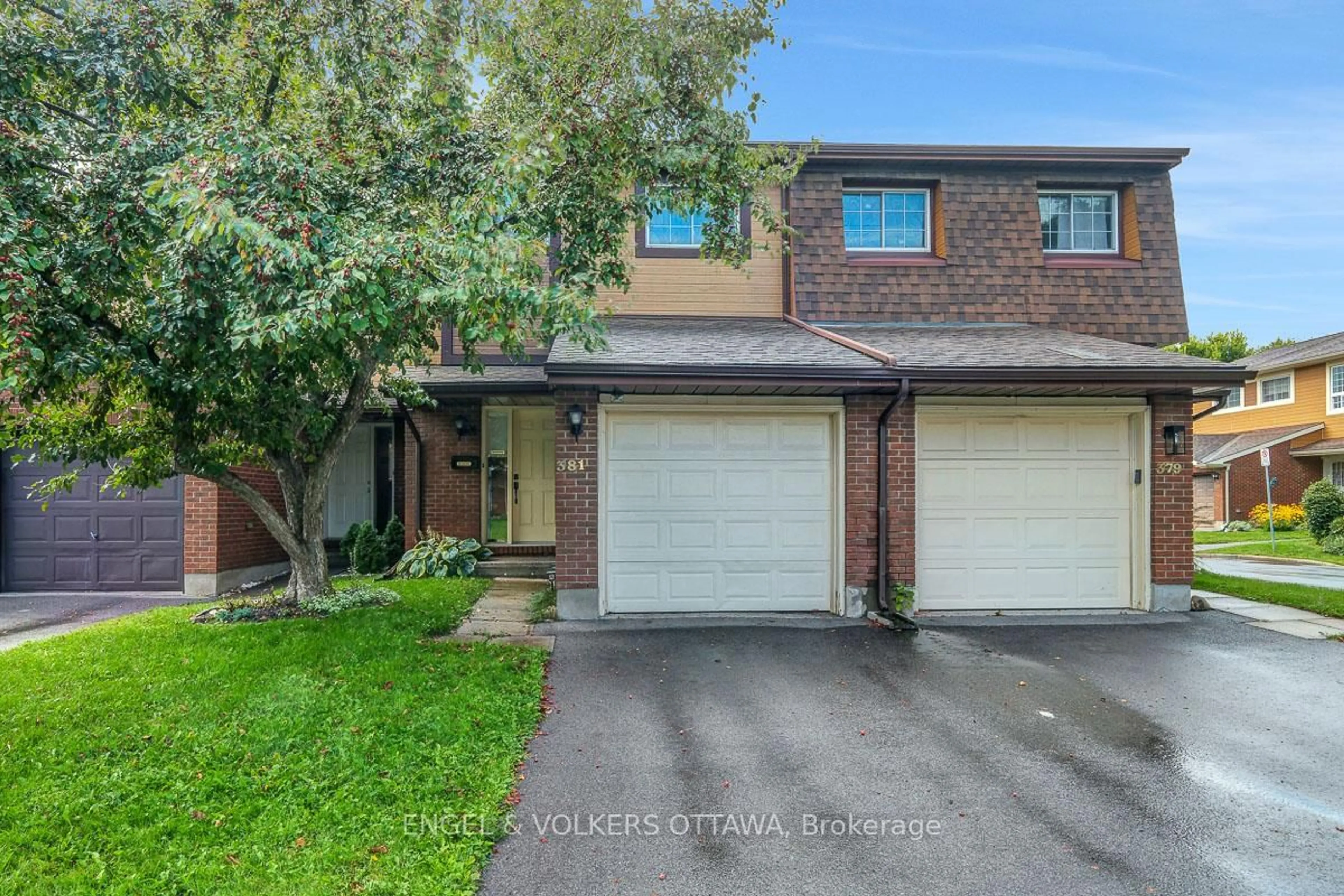 A pic from outside/outdoor area/front of a property/back of a property/a pic from drone, street for 381 Verdon Private, Ottawa Ontario K1T 3A3