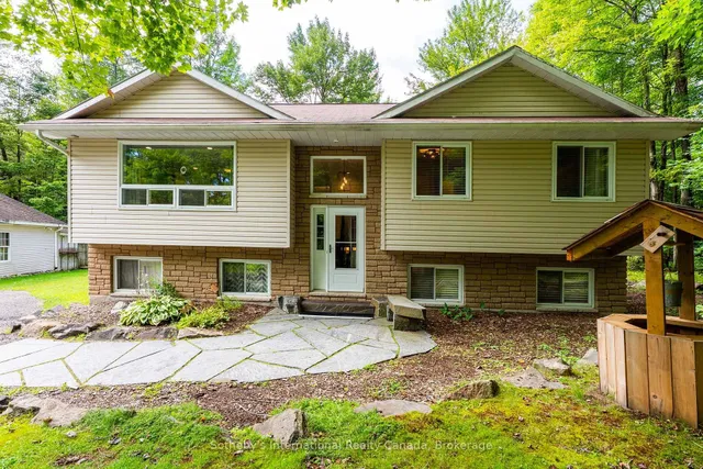 1261 Falkenburg Rd, Muskoka Lakes 5