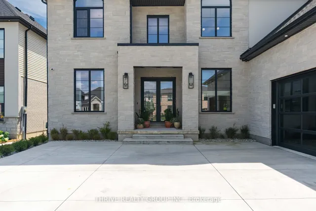 365 MANHATTAN Dr, London South 3