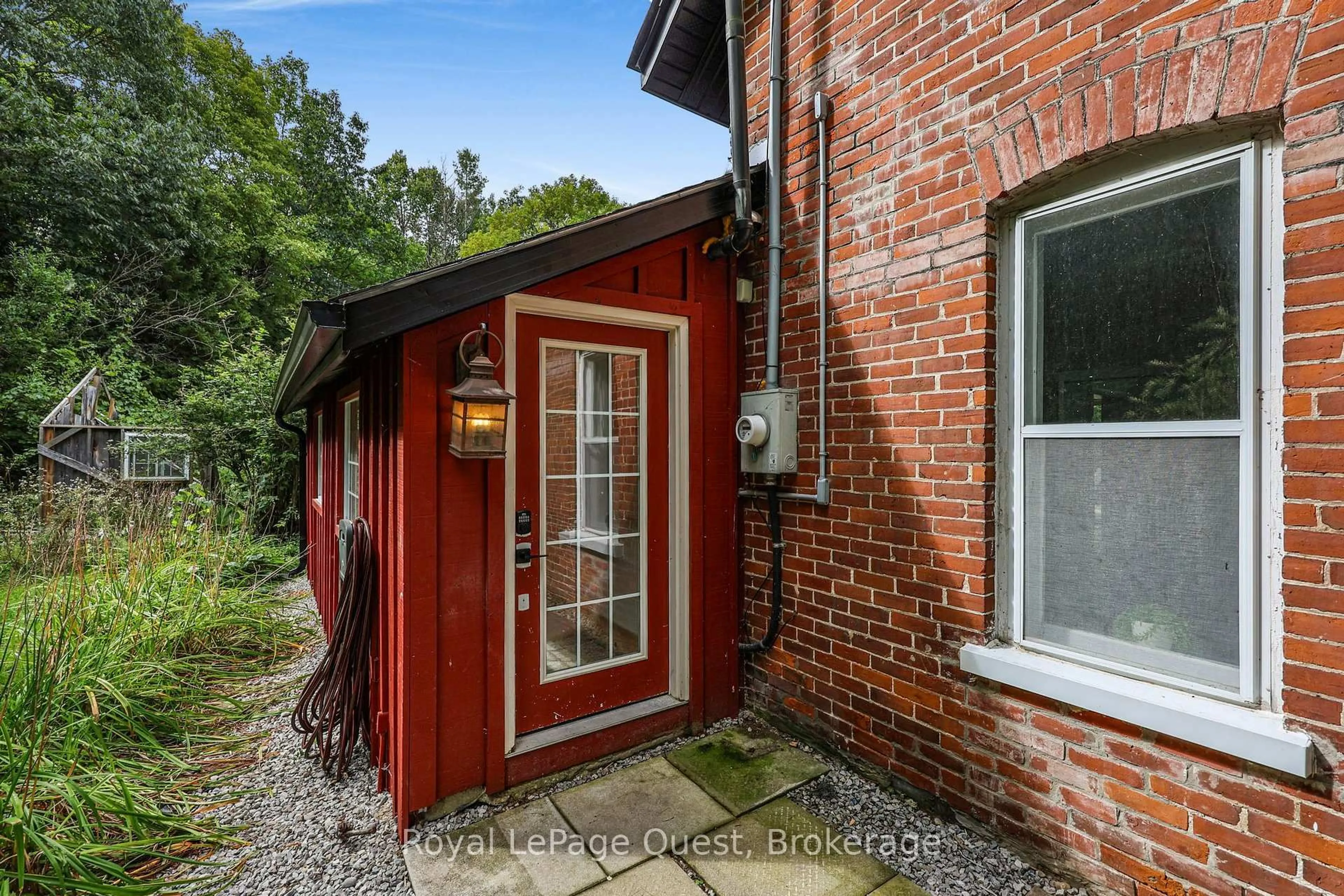 Home with brick exterior material, street for 1289 Graham Rd, Gravenhurst Ontario P0E 1N0