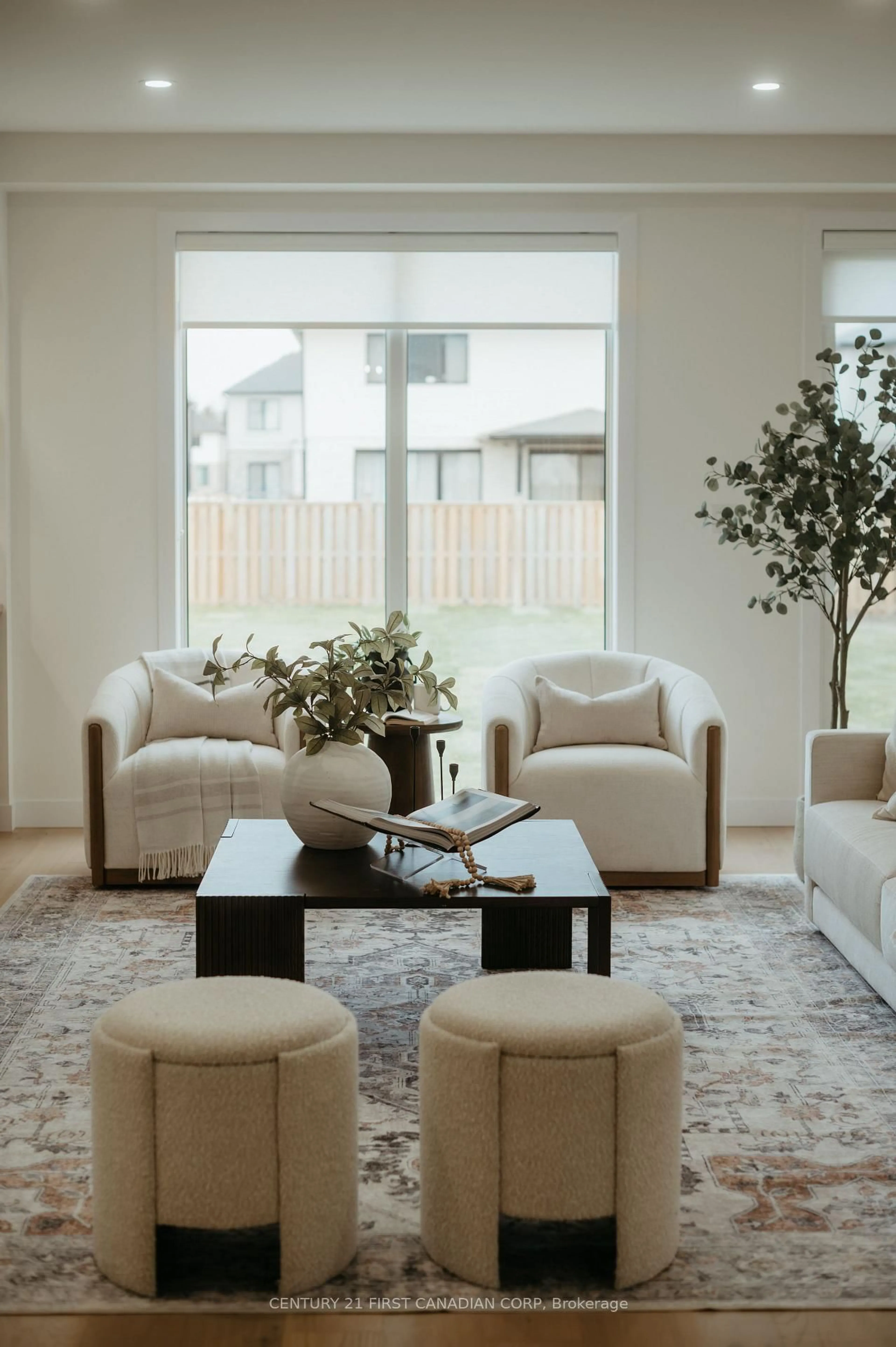 Living room with furniture, unknown for 2649 Heardcreek Tr, London North Ontario N6G 0Z8