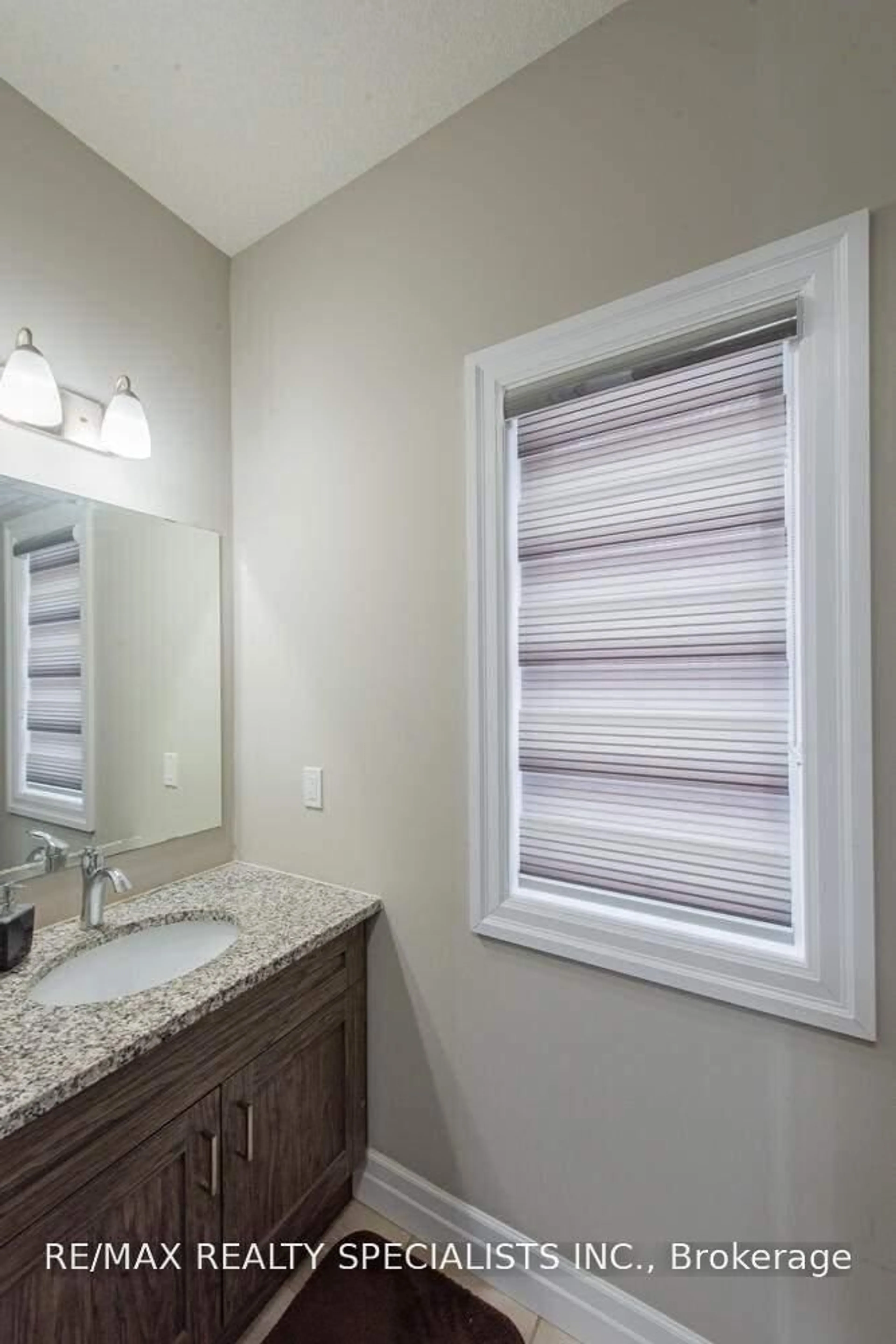 Contemporary bathroom, unknown for 3251 Turner Cres, London South Ontario N6M 0B1