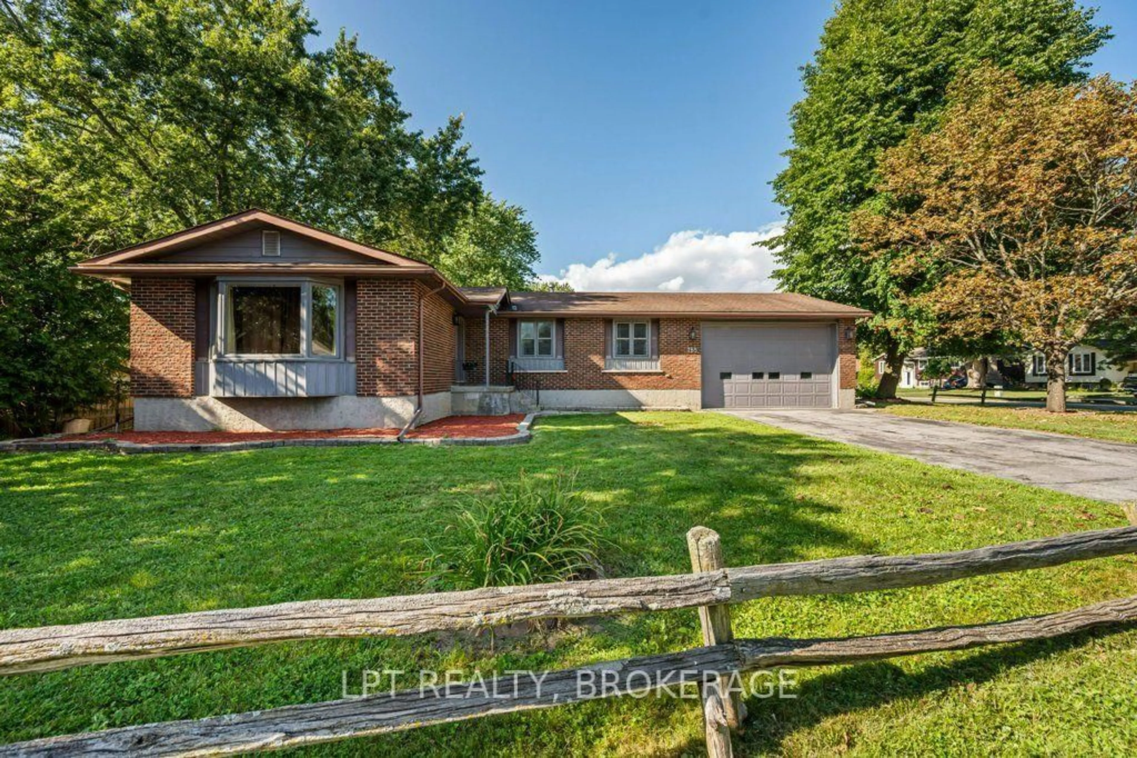 A pic from outside/outdoor area/front of a property/back of a property/a pic from drone, street for 785 Allum Ave, Kingston Ontario K7M 7A3