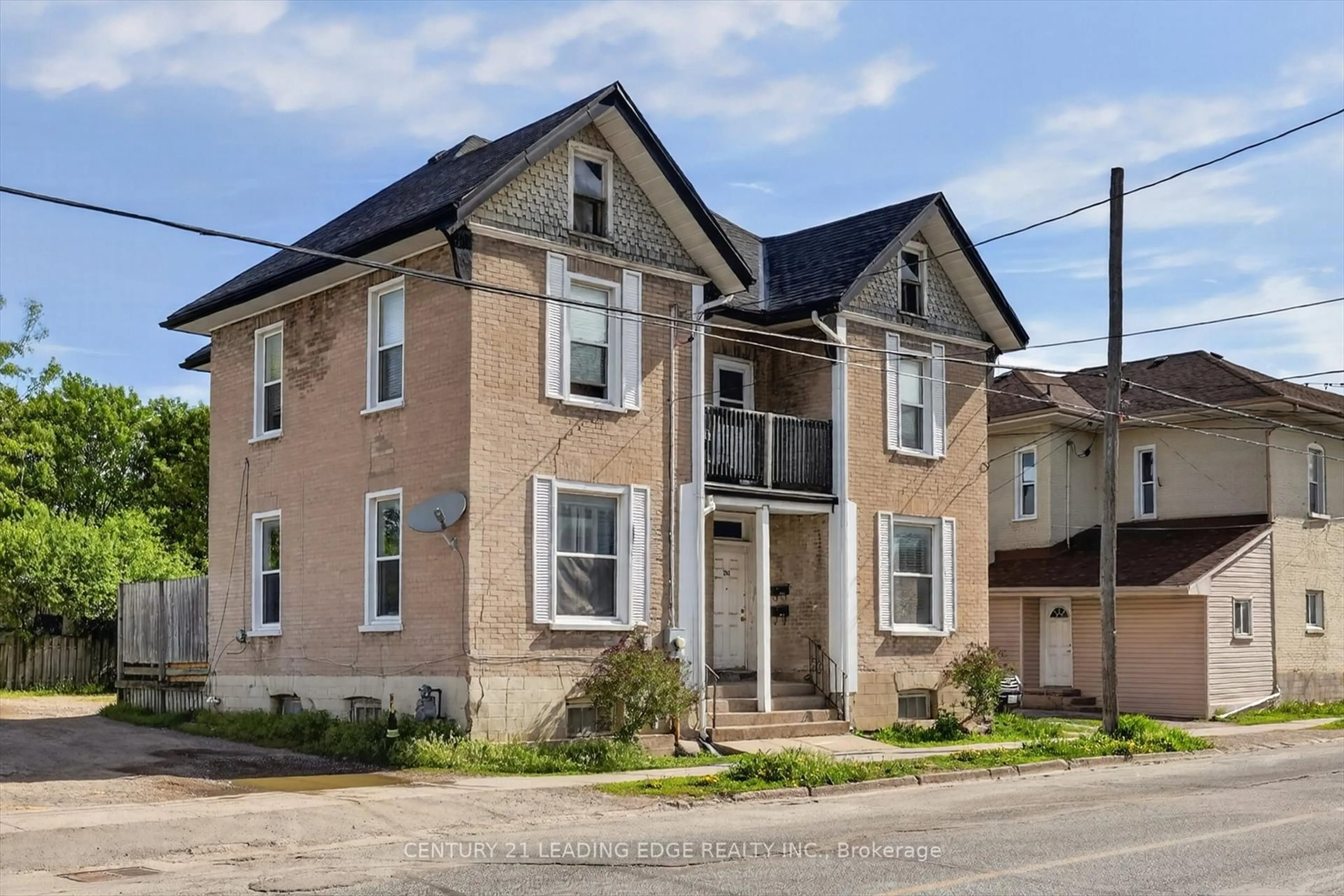 Home with brick exterior material, street for 292-294 Townsend St, Peterborough Ontario K9J 2K7