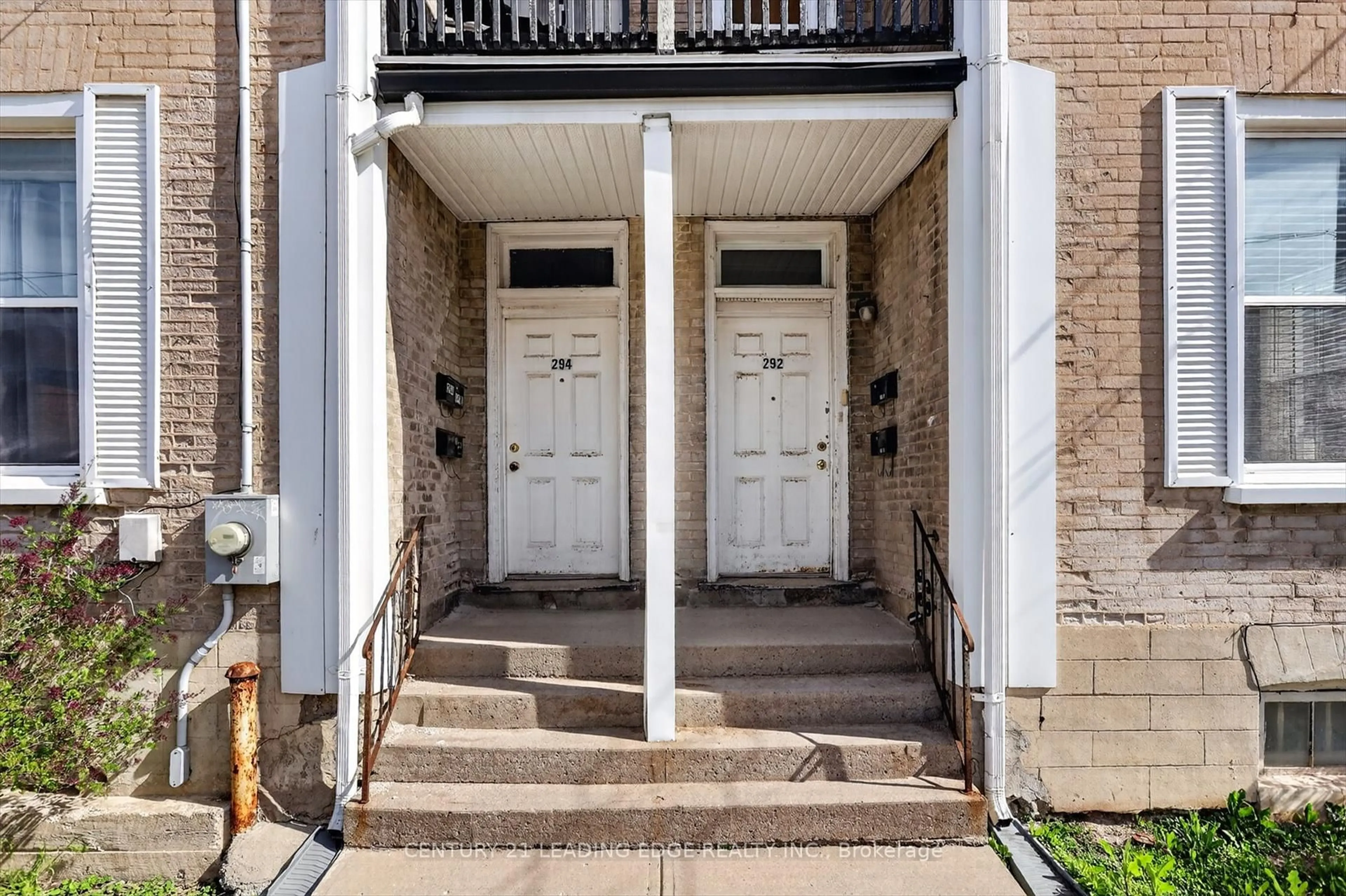 Unknown for 292-294 Townsend St, Peterborough Ontario K9J 2K7