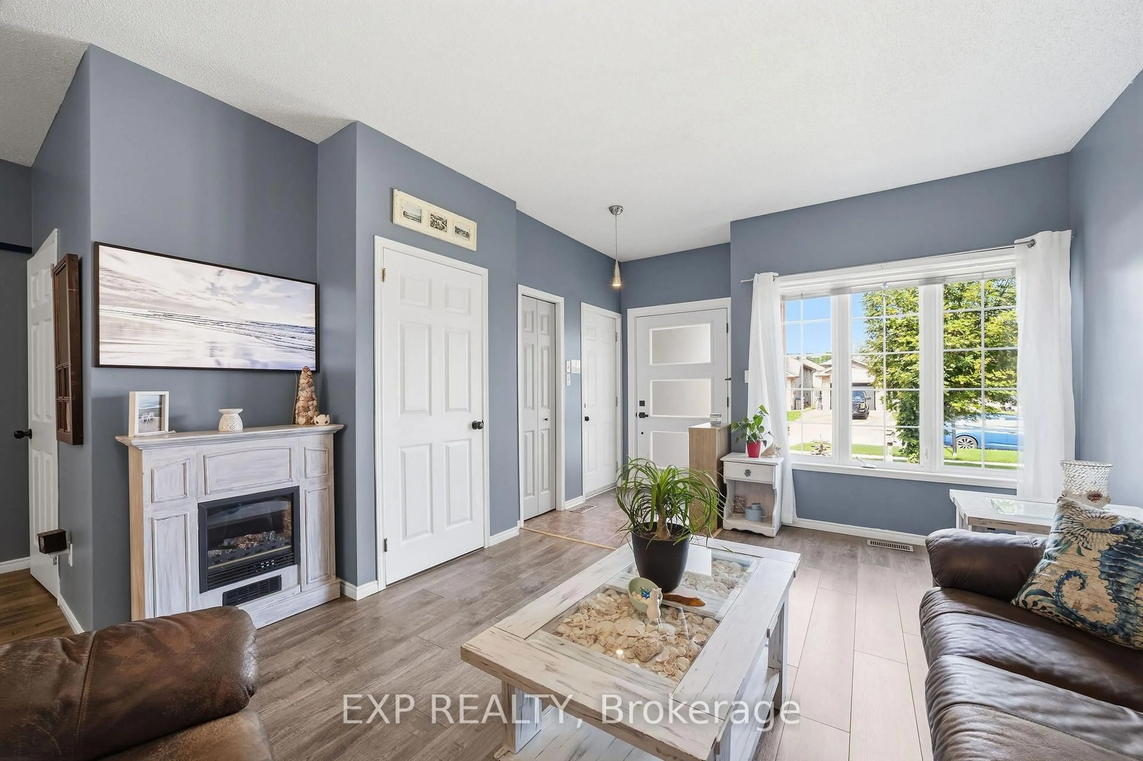 Unknown for 44 Juniper Cres, Strathroy-Caradoc Ontario N7G 4G4