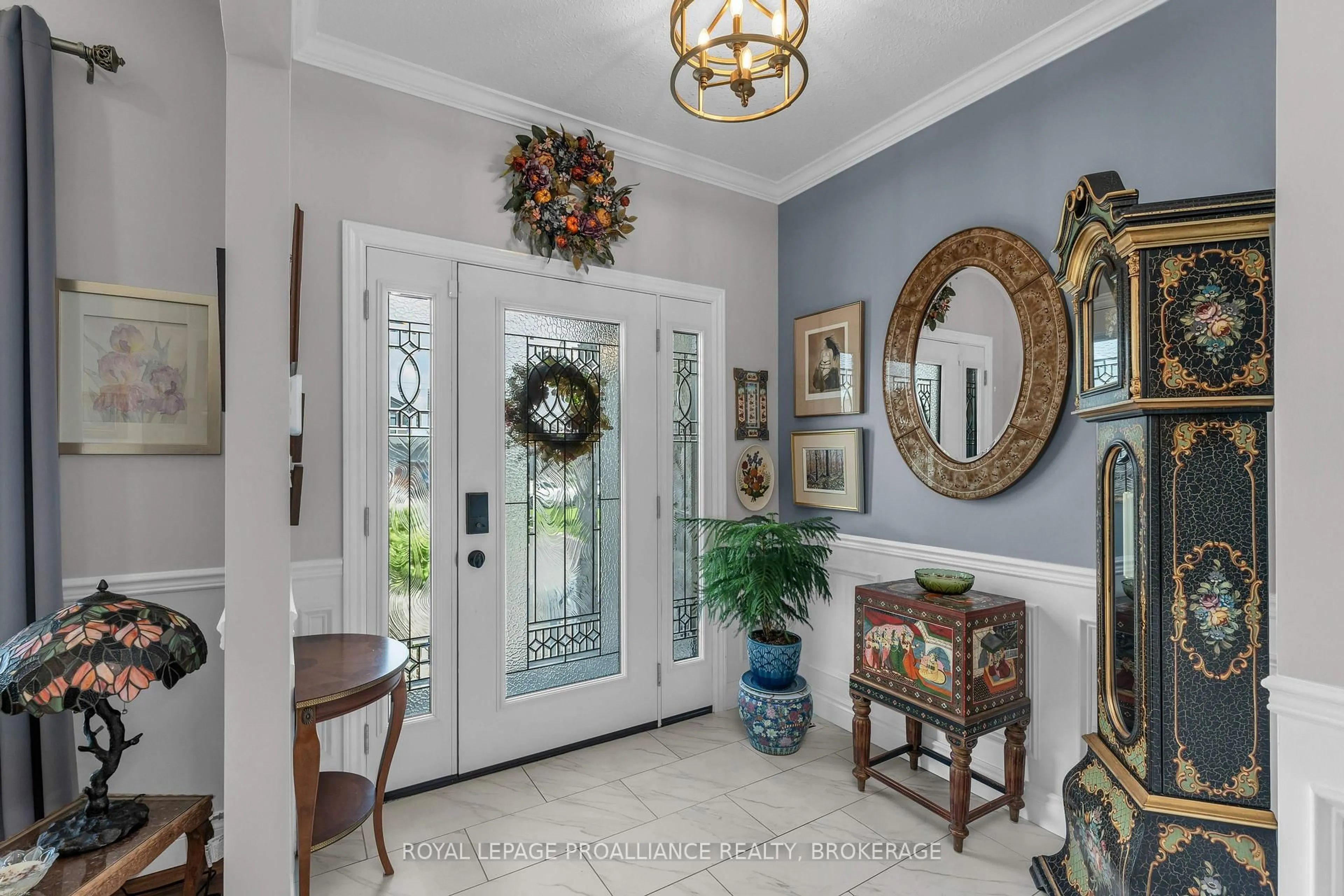 Indoor entryway for 861 Windermere Dr, Kingston Ontario K7P 0N5