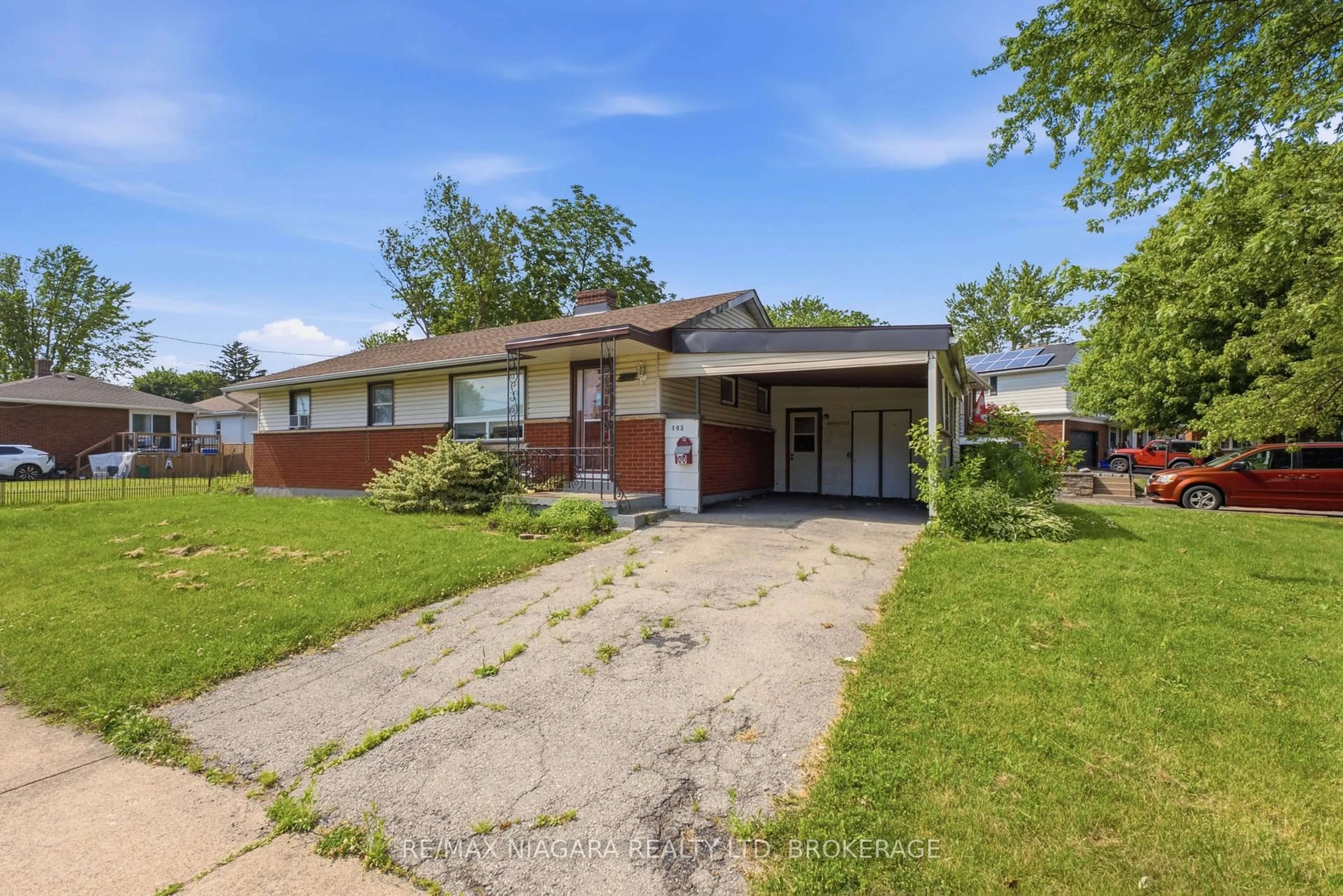 Home with brick exterior material, street for 143 North Cres, Port Colborne Ontario L3K 2X6