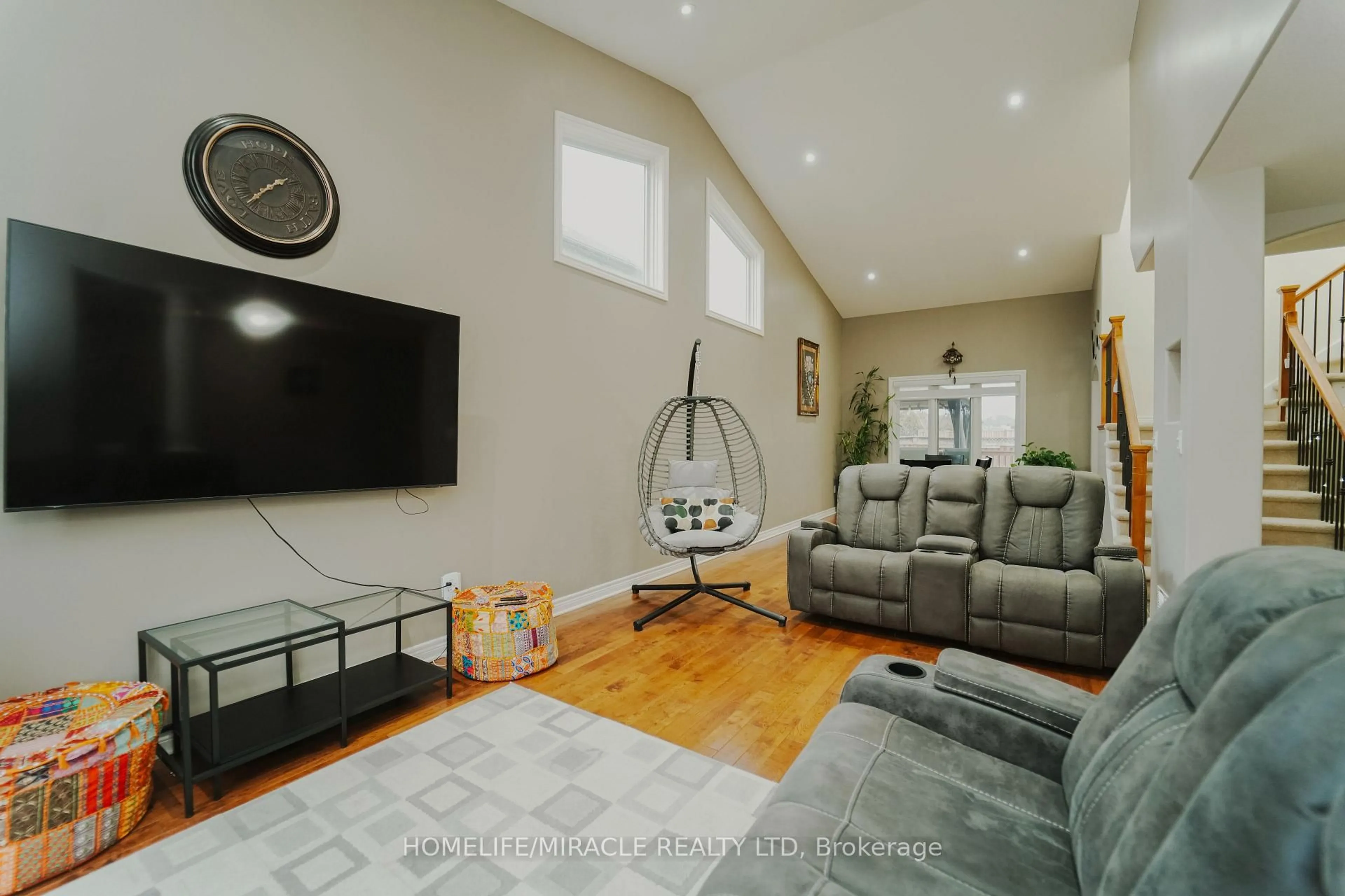 Living room with furniture, unknown for 6978 Shannon Dr, Niagara Falls Ontario L2H 3N7