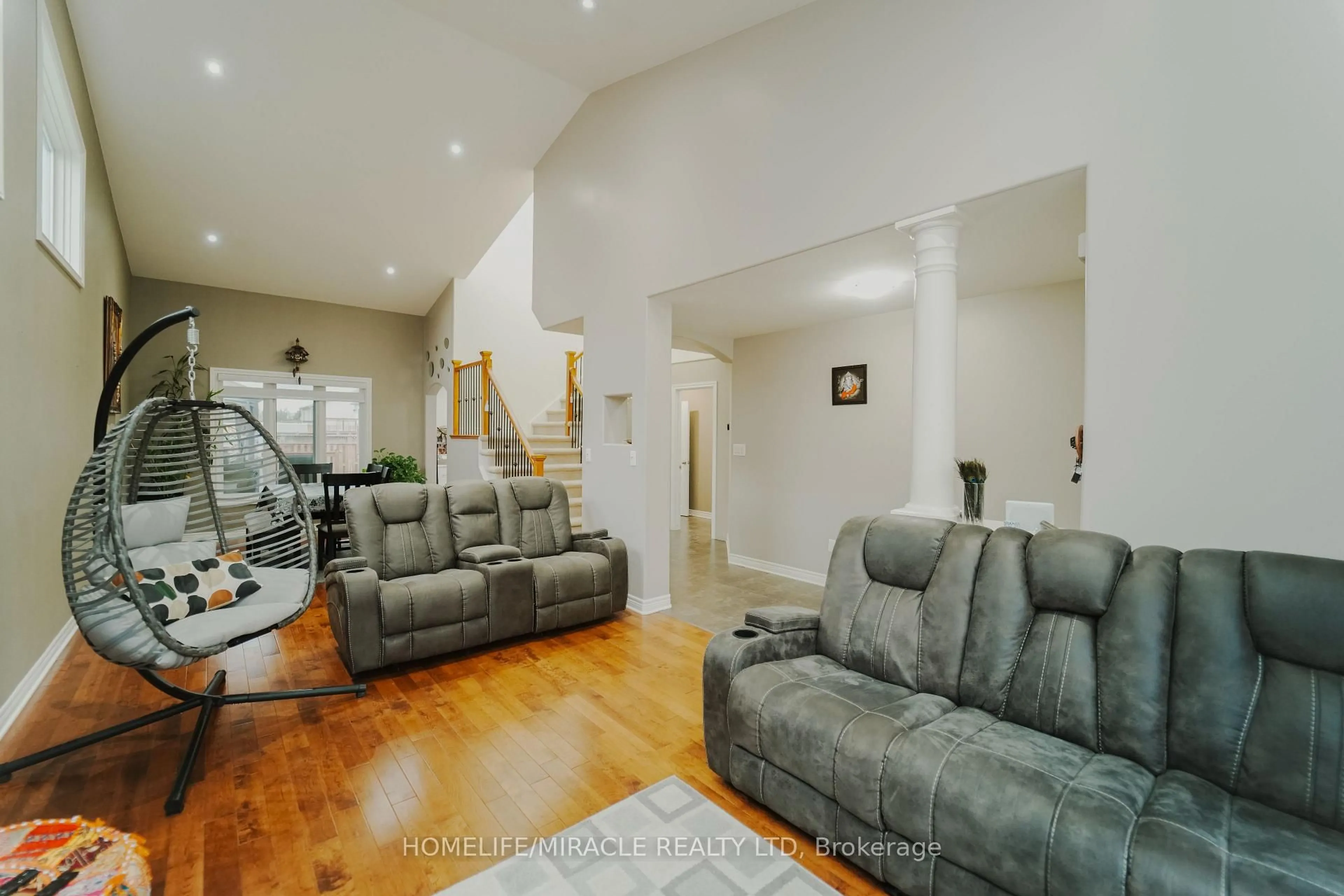 Living room with furniture, unknown for 6978 Shannon Dr, Niagara Falls Ontario L2H 3N7