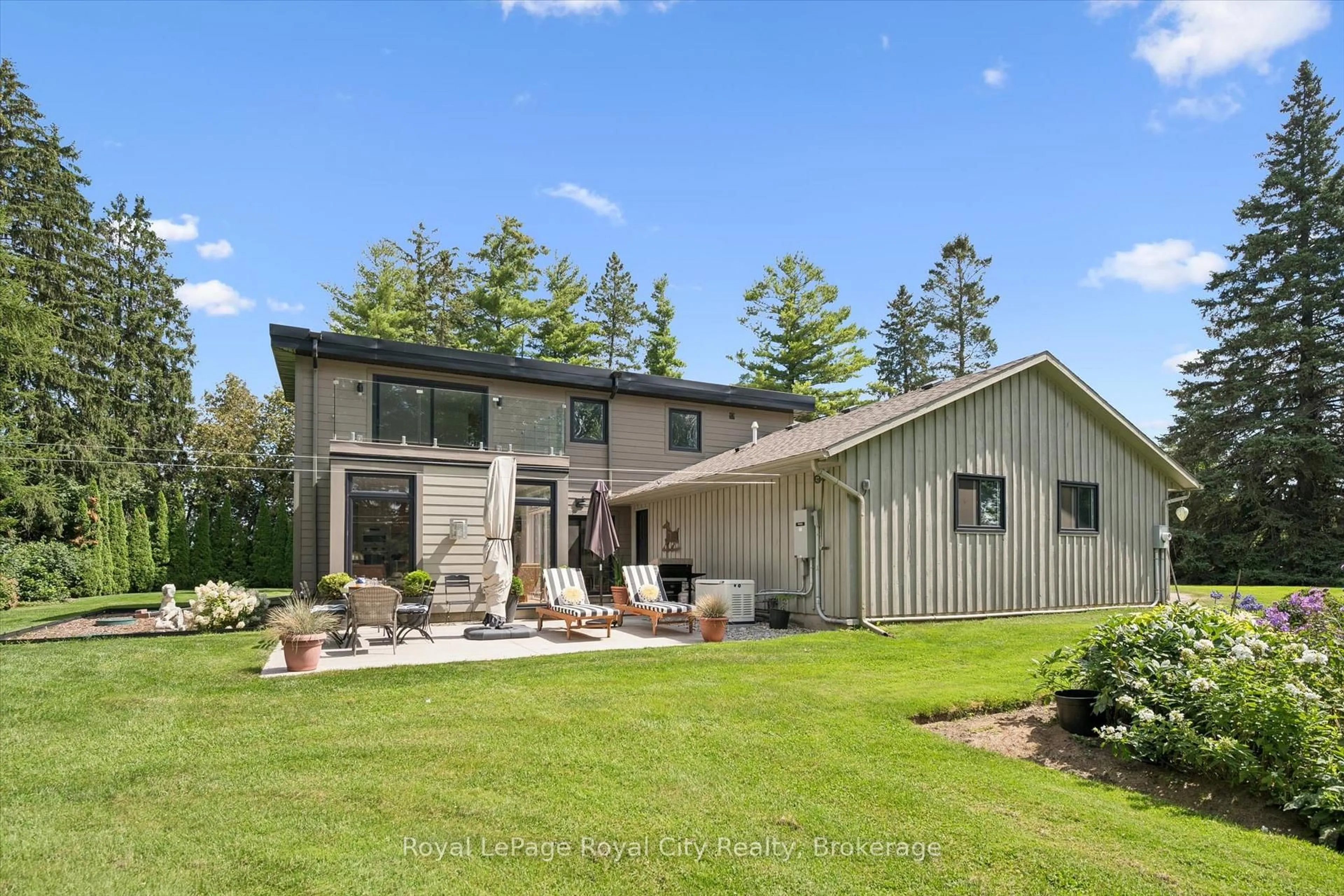 Home with vinyl exterior material, unknown for 6550 Gerrie Rd, Centre Wellington Ontario N0B 1S0
