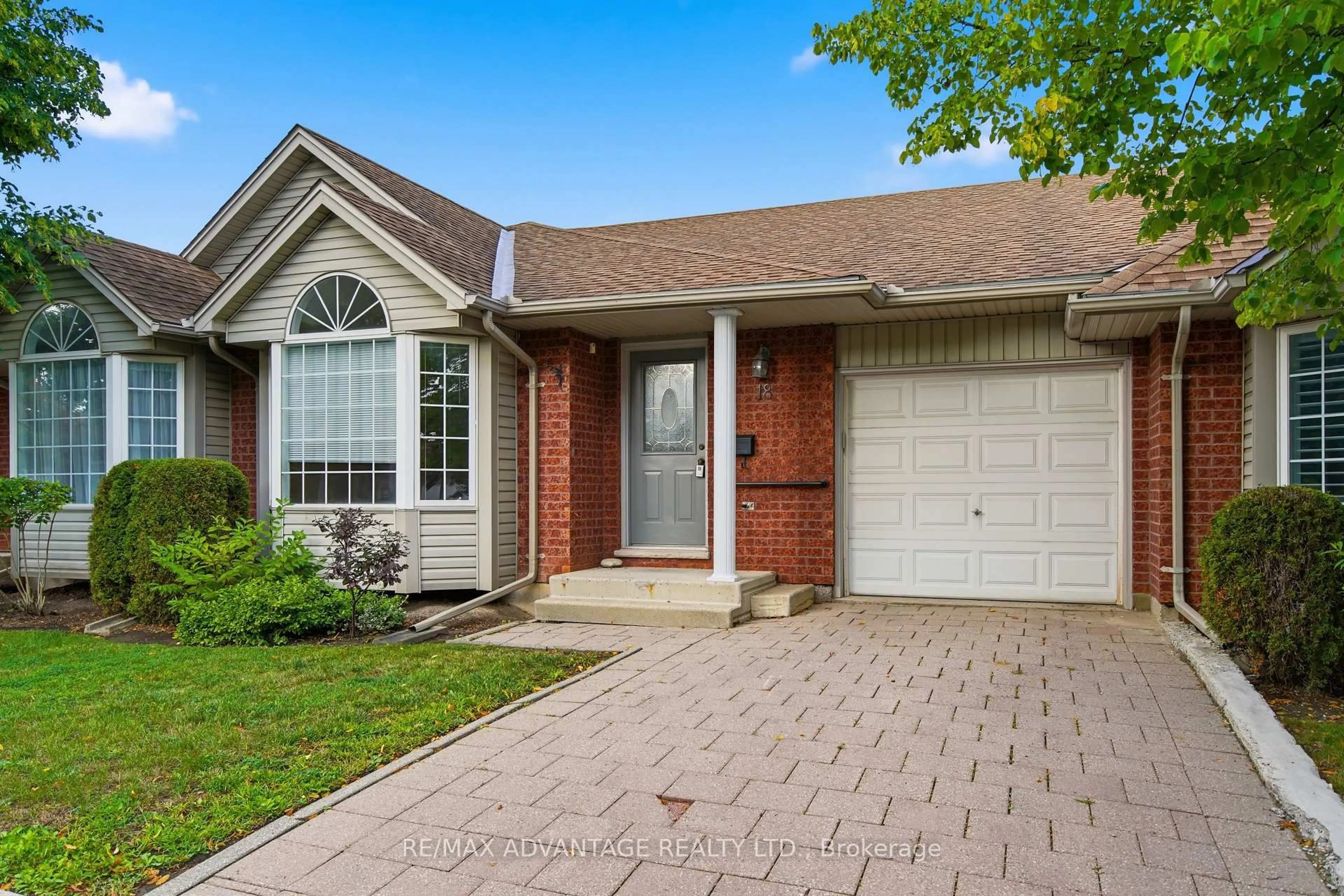 Home with brick exterior material, street for 122 Sherwood Forest Sq #18, London North Ontario N6G 5G8