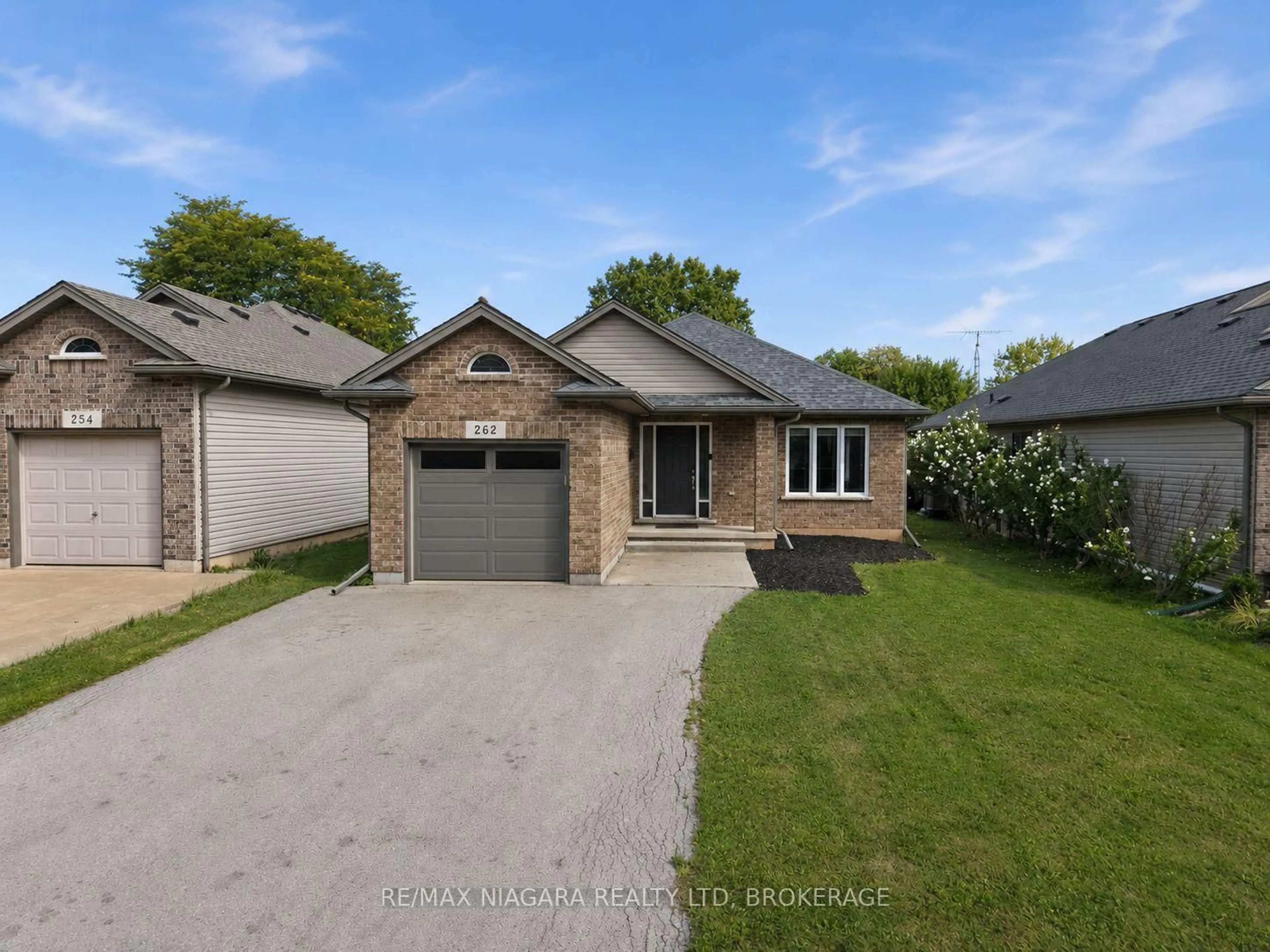 Unknown for 262 Draper's St, Welland Ontario L3C 7N2