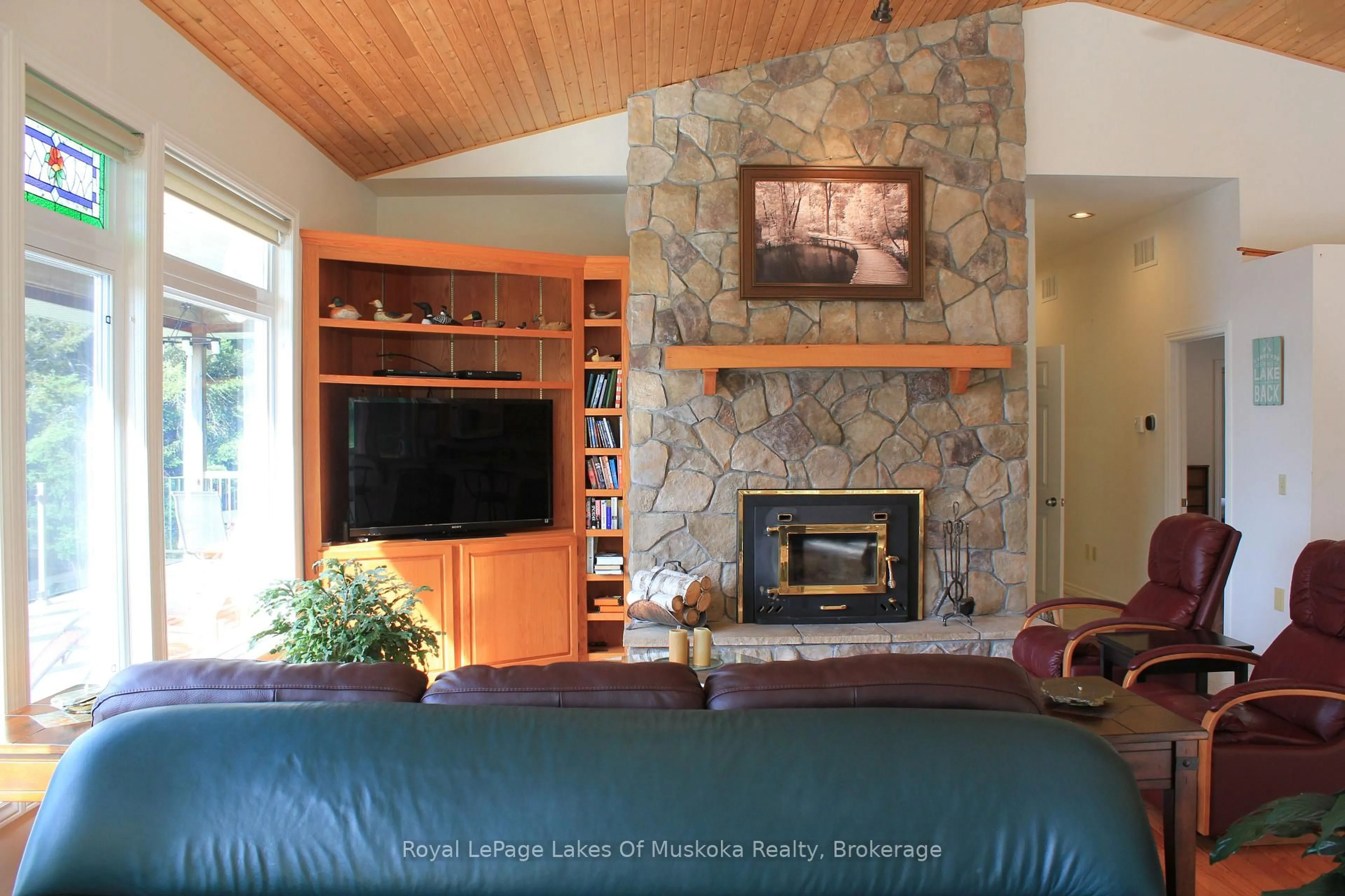 Living room with furniture, unknown for 264 Boy Scouts Rd, Burk's Falls Ontario P0A 1C0