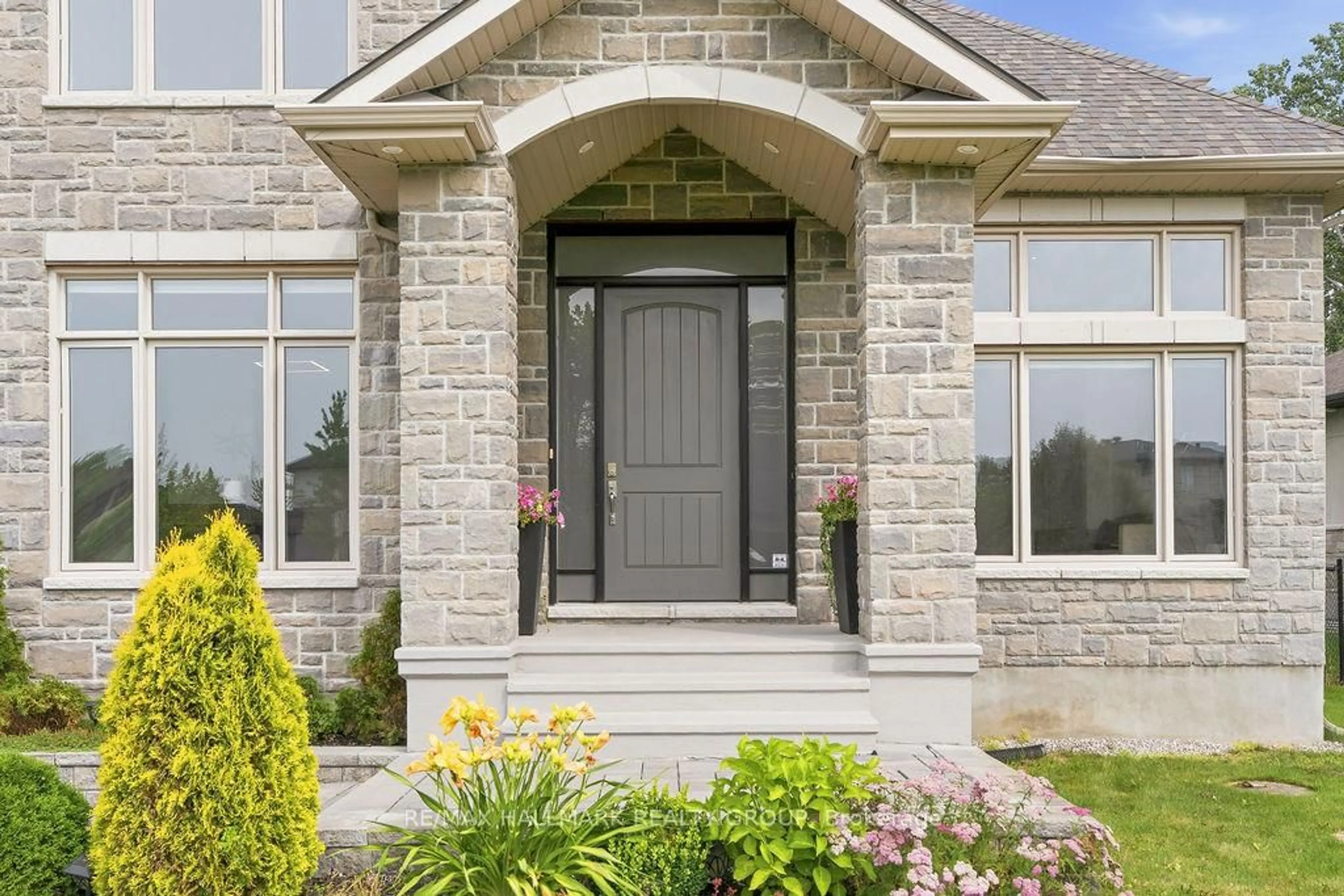 Home with brick exterior material, street for 520 Leimerk Crt, Ottawa Ontario K4M 0E8