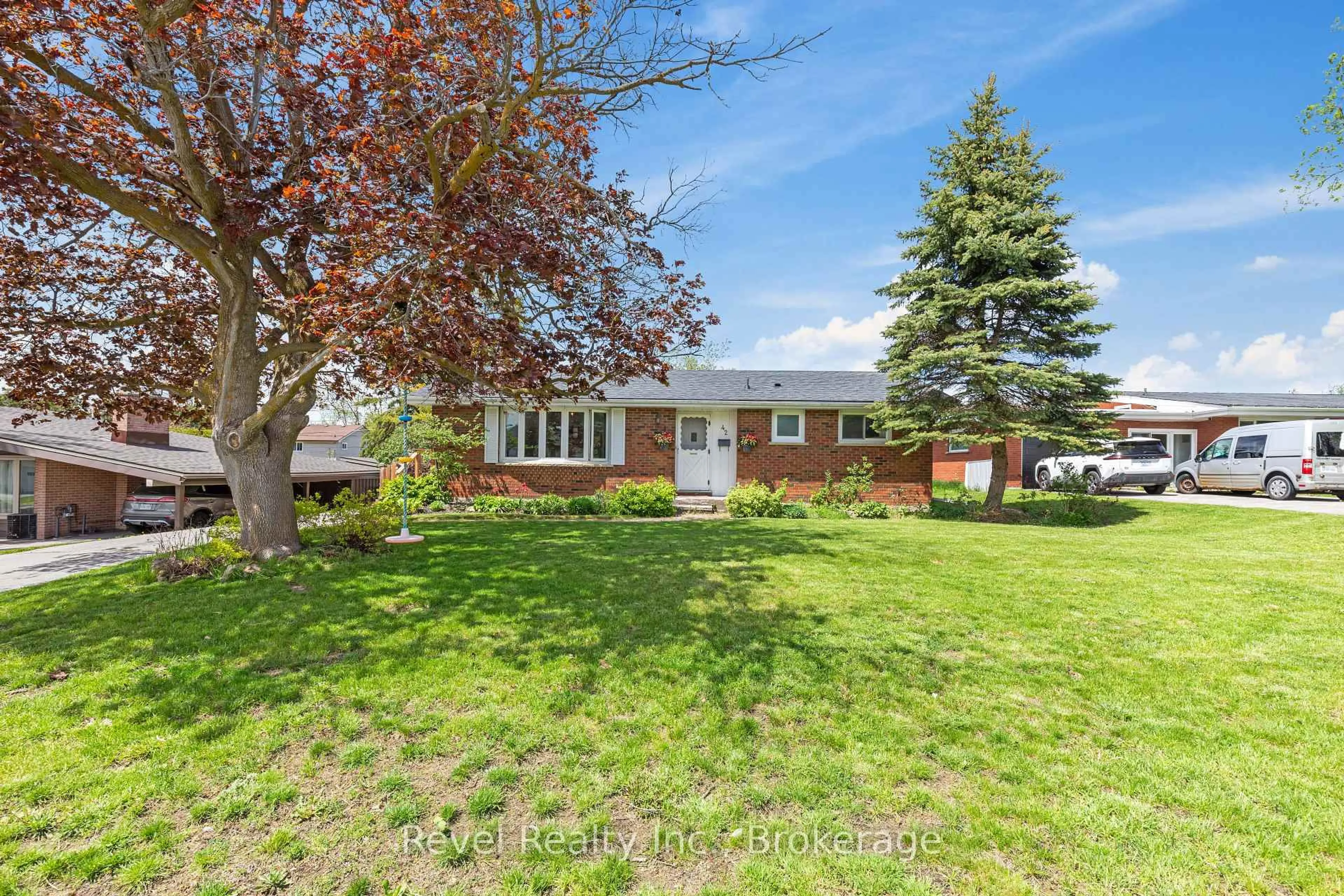 A pic from outside/outdoor area/front of a property/back of a property/a pic from drone, street for 42 Kawartha Dr, Kawartha Lakes Ontario K9V 1A5
