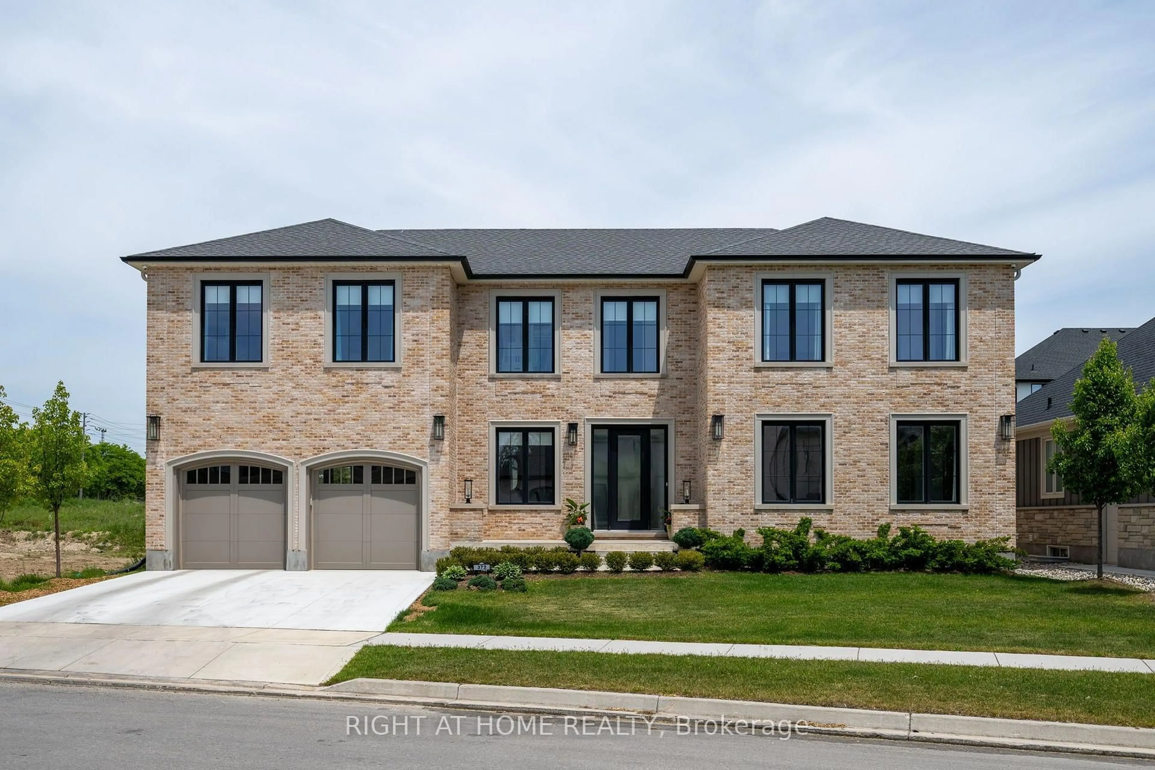 Home with brick exterior material, street for 372 Manhattan Dr, London South Ontario N6K 0L5