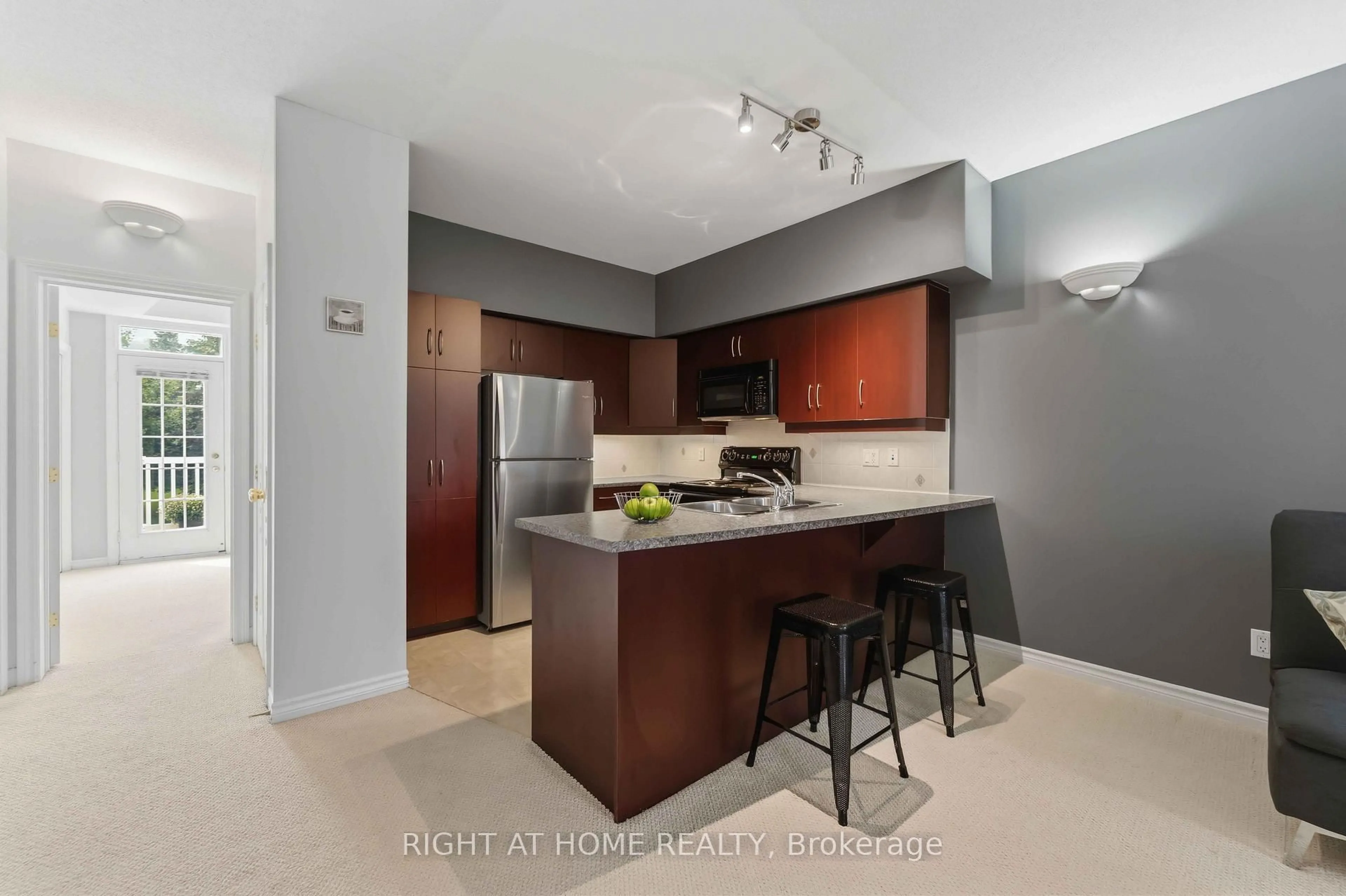 Unknown for 1745 Campeau Dr #106, Ottawa Ontario K2K 0A2